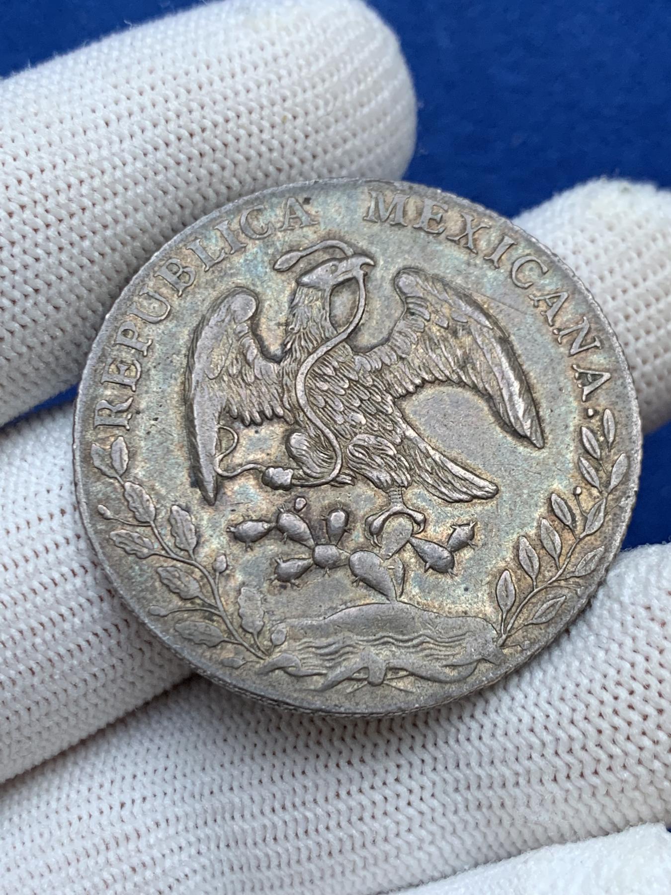 《竞宝斋》第272场- 周日，周一，周二  3场连拍 （全场包邮） 墨西哥1890年mo厂花边鹰洋8R银币 全羽深彩状态不错