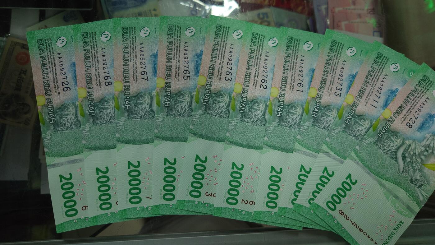 【世界钱币】精选微拍第108期暨2024年第19期  评级币裸钞混合版 2022年印度尼西亚2万卢比 首发AAA冠全新绝品无4 如图十张为一件