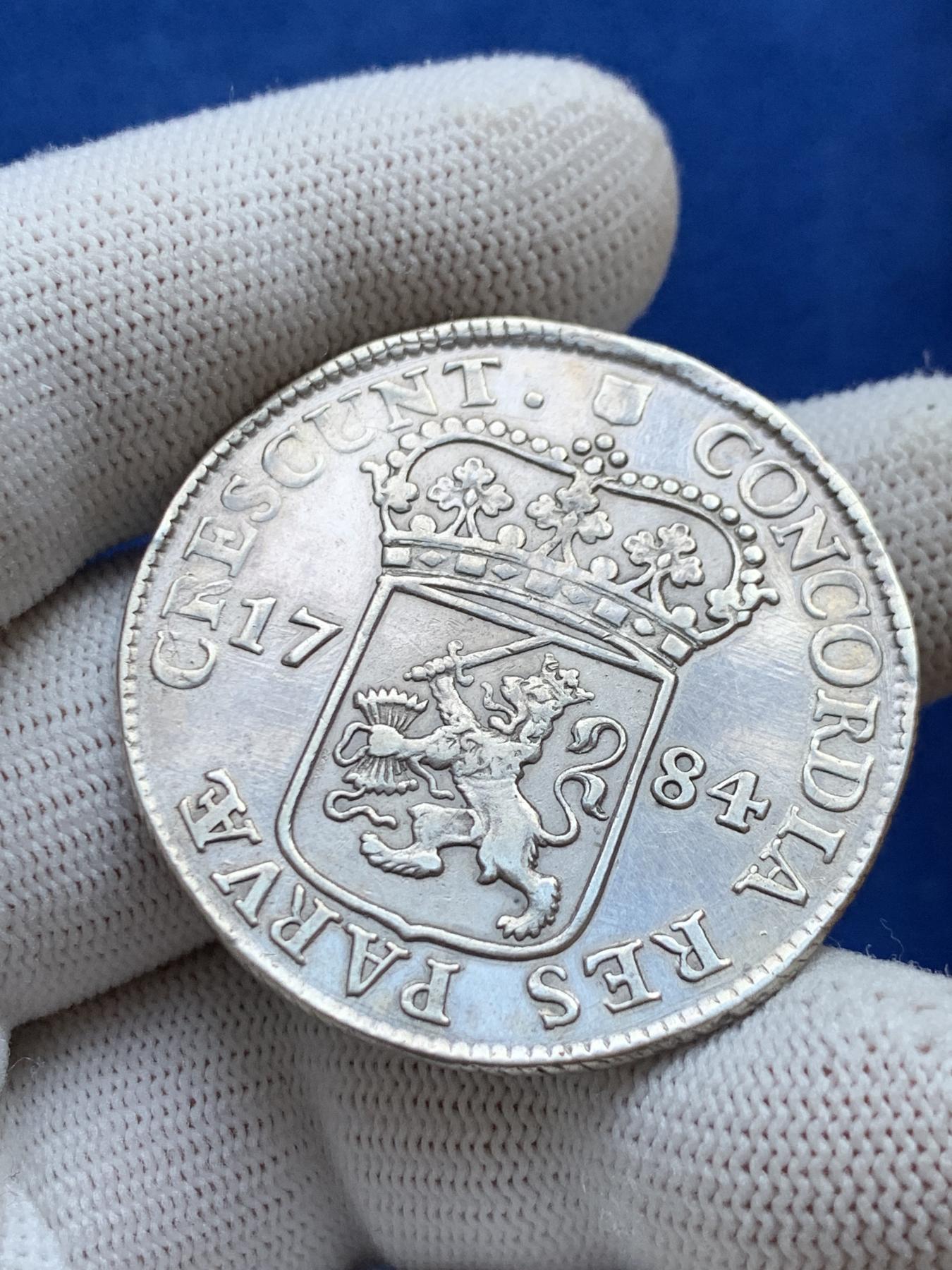 《竞宝斋》第272场- 周日，周一，周二  3场连拍 （全场包邮） 1784年荷兰乌得勒支武士站像大银币 双面深打 细节见图