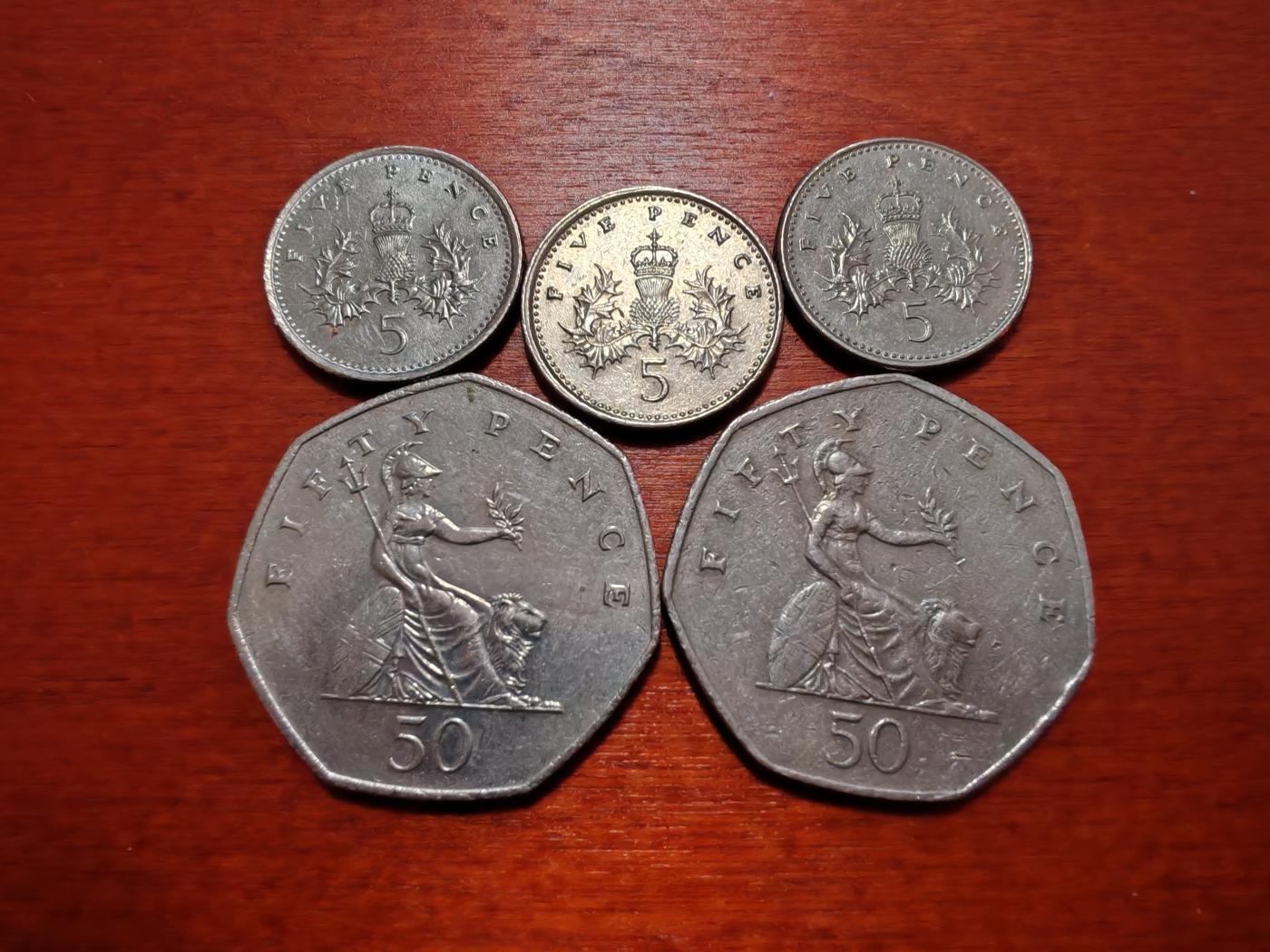 长老汇龙年散币拍卖第一场 1991-97英国5便士+50便士，5枚，流通品如图