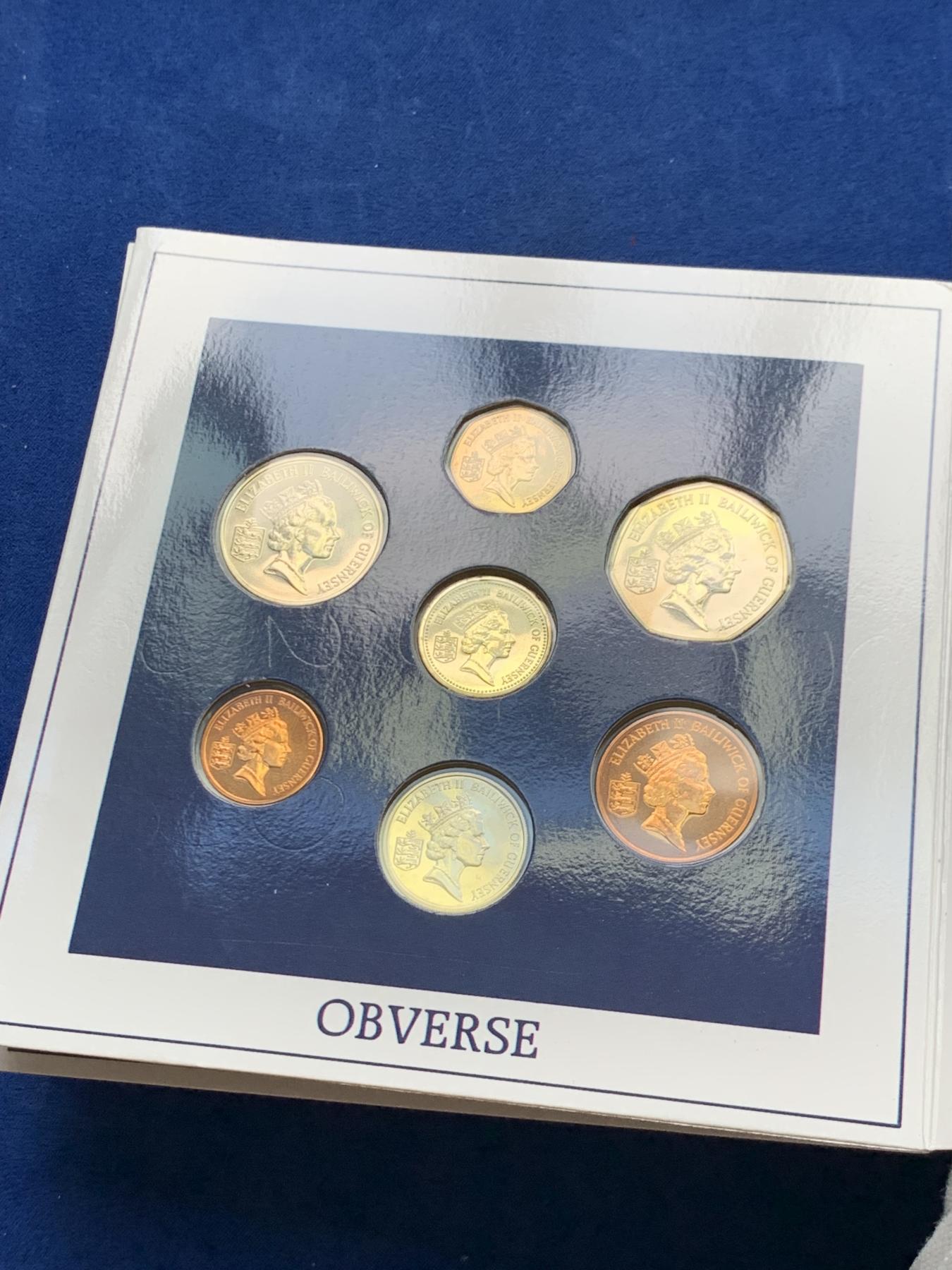 《竞宝斋》第272场- 周日，周一，周二  3场连拍 （全场包邮） 格恩西1985英国皇家造币厂官方流通套币