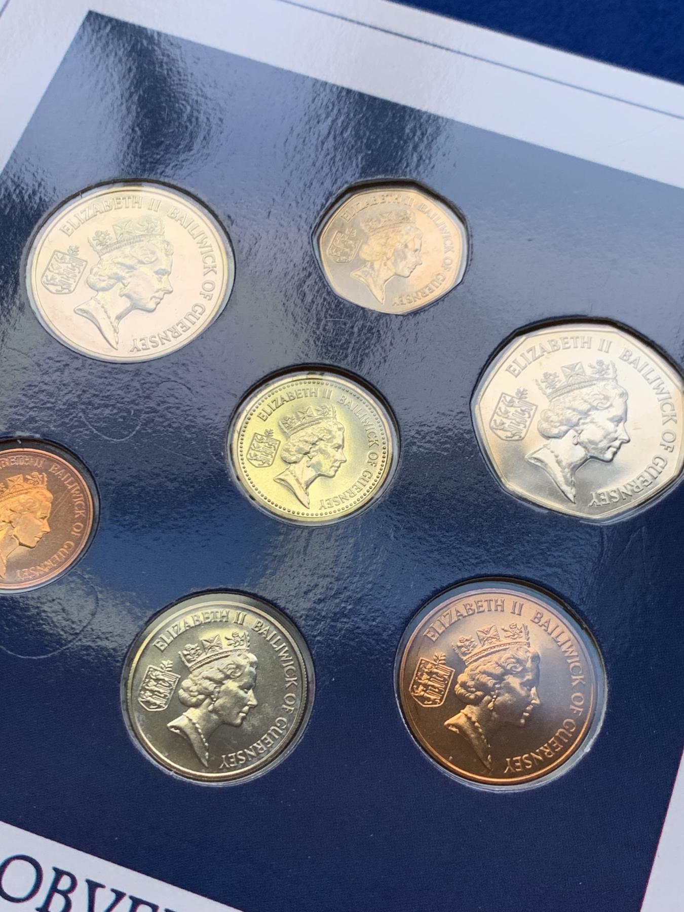 《竞宝斋》第272场- 周日，周一，周二  3场连拍 （全场包邮） 格恩西1985英国皇家造币厂官方流通套币