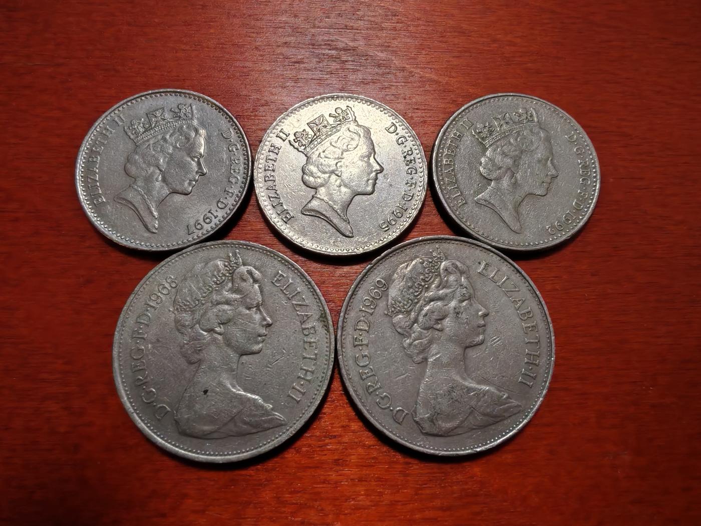 长老汇龙年散币拍卖第一场 1968-97英国10便士5枚，含大小版，流通品如图