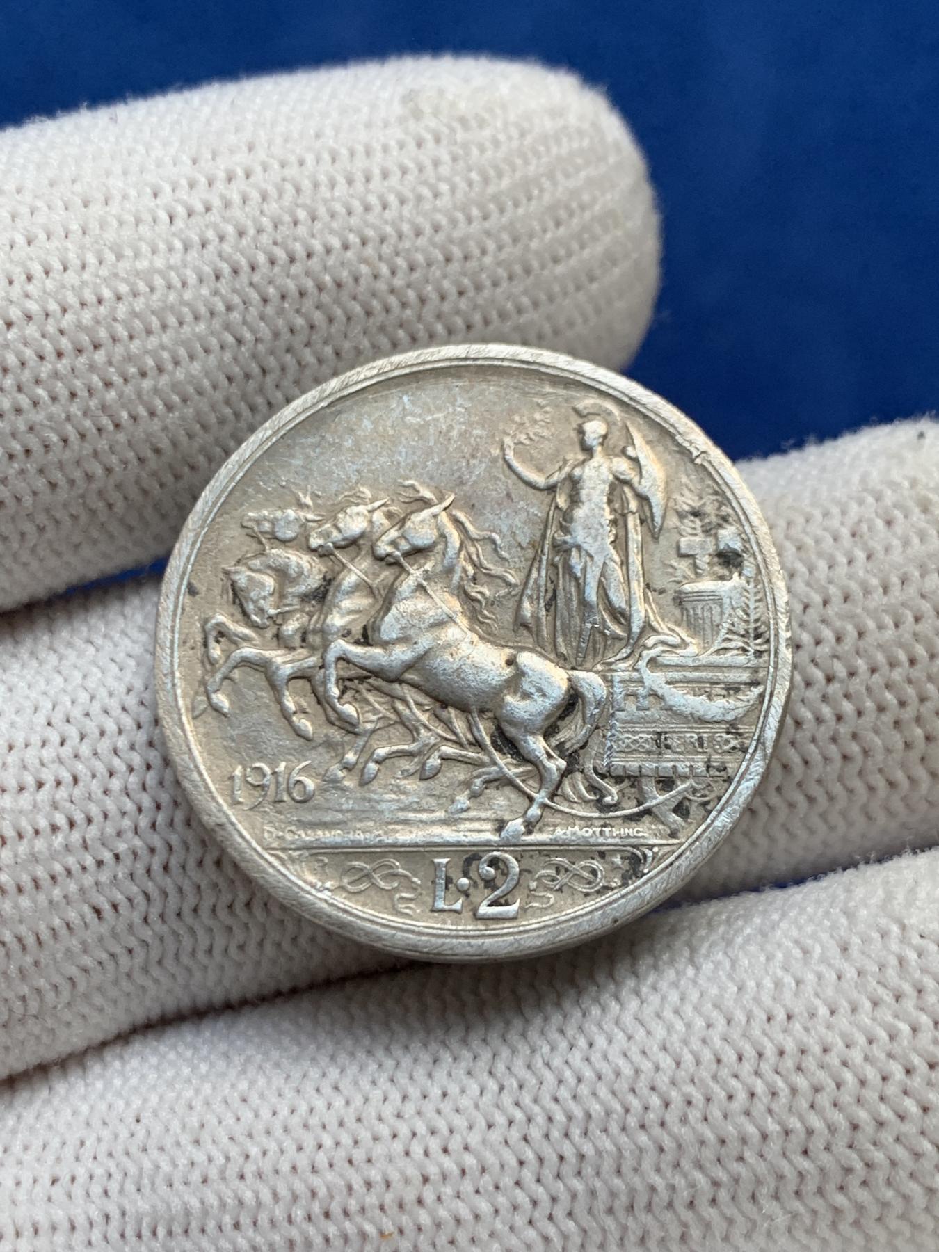 《竞宝斋》第272场- 周日，周一，周二  3场连拍 （全场包邮） 意大利1916马车2里拉银币 细节见图