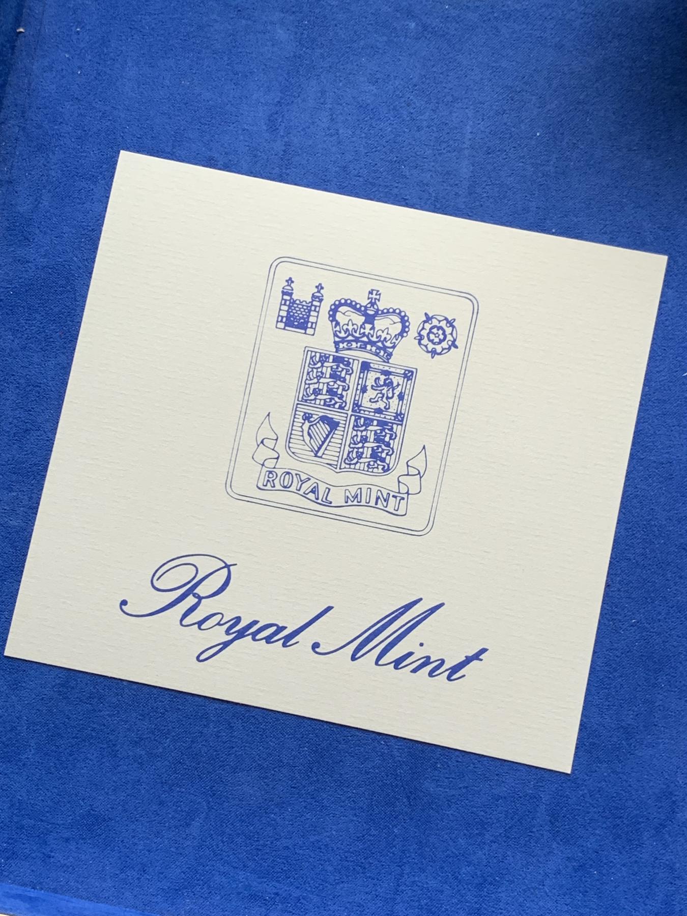 《竞宝斋》第272场- 周日，周一，周二  3场连拍 （全场包邮） 格恩西1985英国皇家造币厂官方流通套币