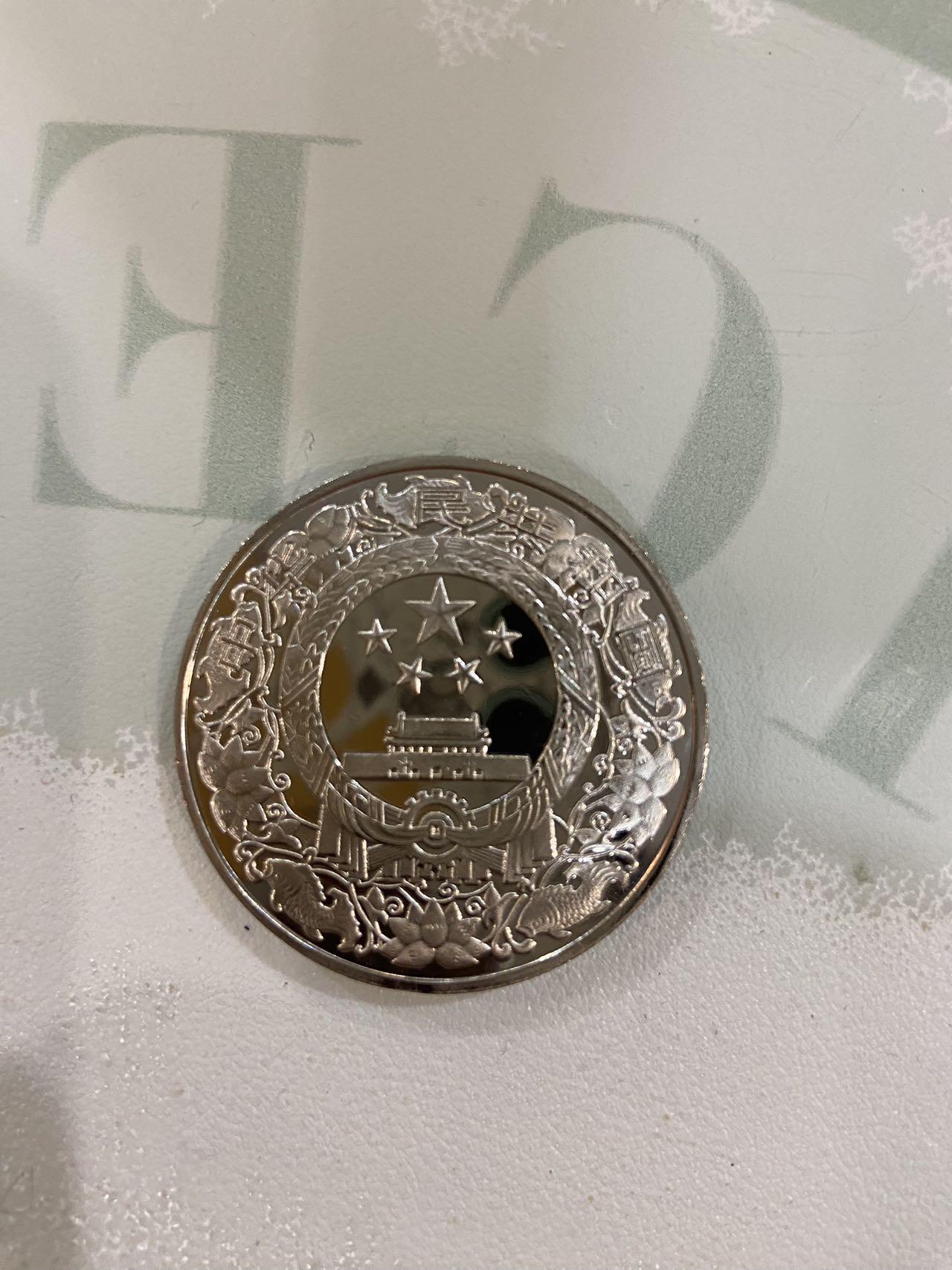 【炜奕收藏】古币纪念币专场，0佣金，全场0+1 纪念红军长征胜利80周年纪念章，非银币