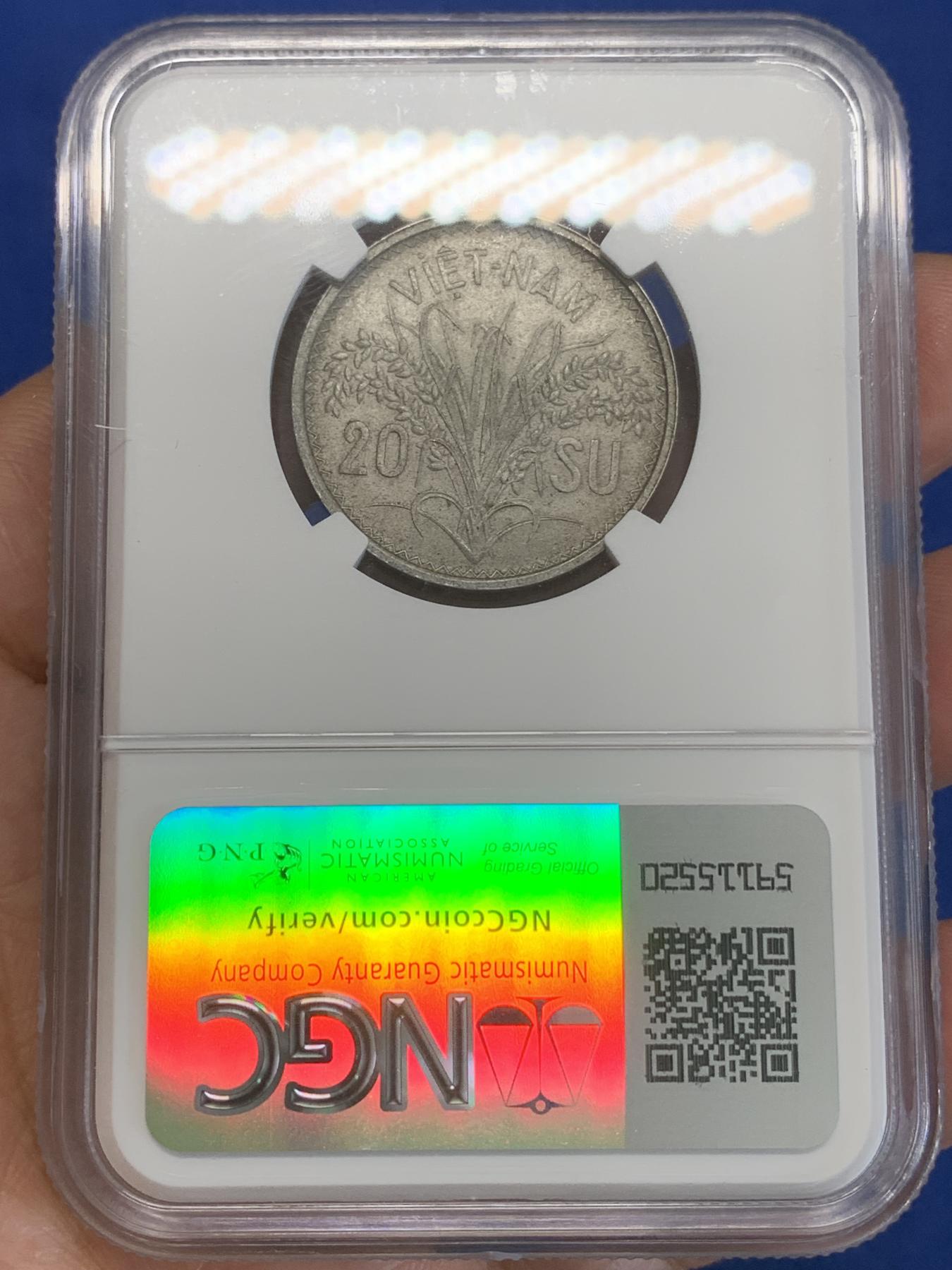 《竞宝斋》第272场- 周日，周一，周二  3场连拍 （全场包邮） NGC MS64 越南 1953 三姐妹 20苏 铝币 老包浆