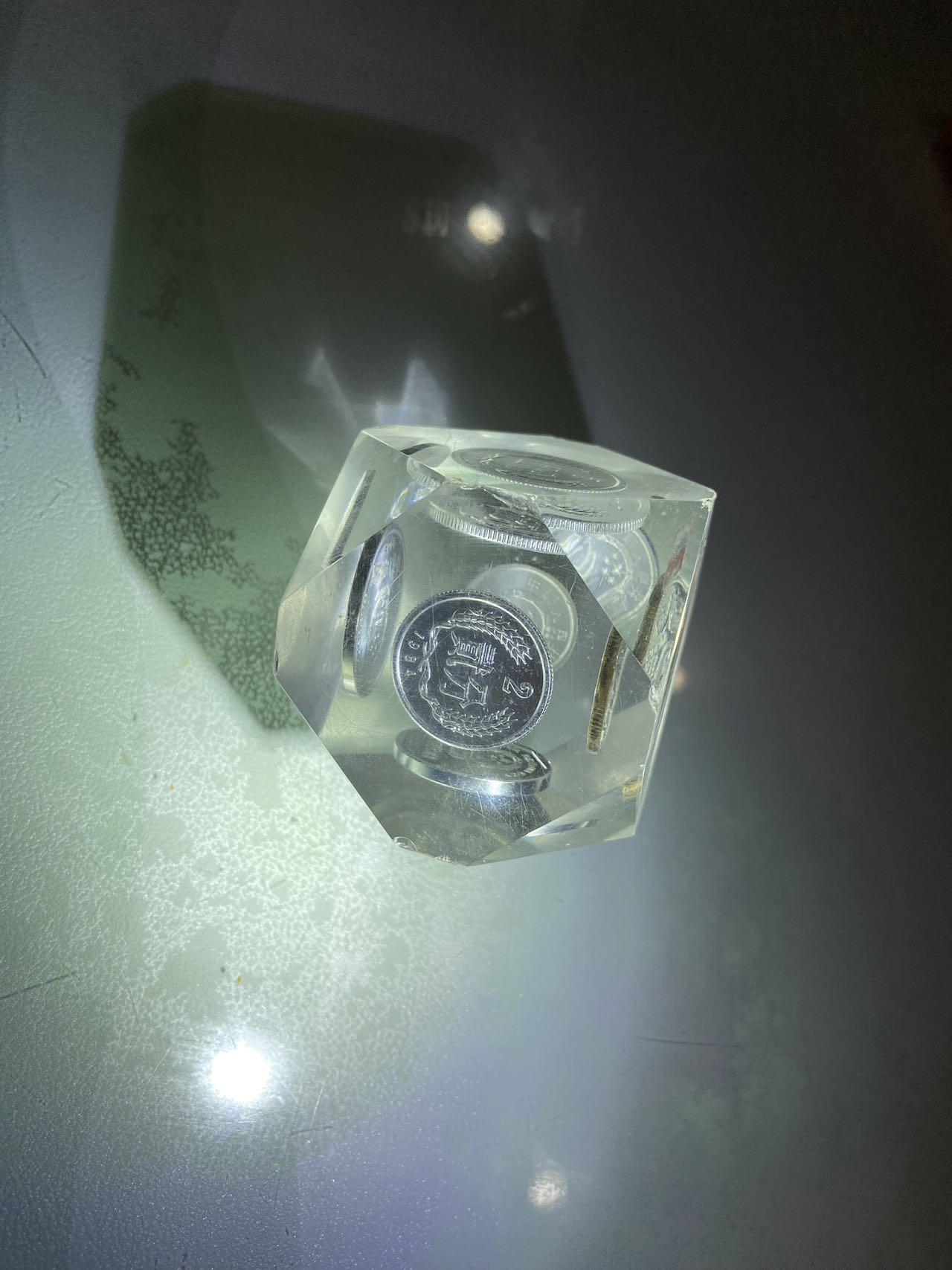 【炜奕收藏】古币纪念币专场，0佣金，全场0+1 第四版流通硬币12面水晶体，梅花五角有点生锈，有部分棱角有磕碰