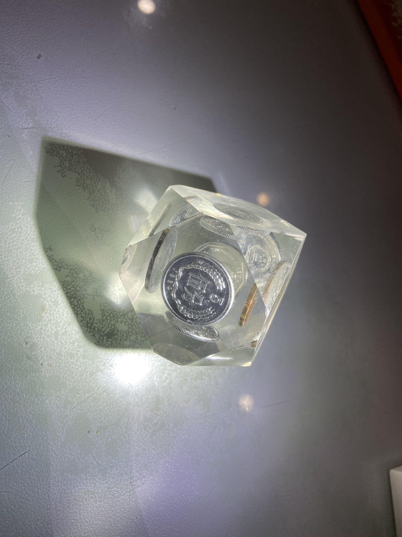 【炜奕收藏】古币纪念币专场，0佣金，全场0+1 第四版流通硬币12面水晶体，梅花五角有点生锈，有部分棱角有磕碰