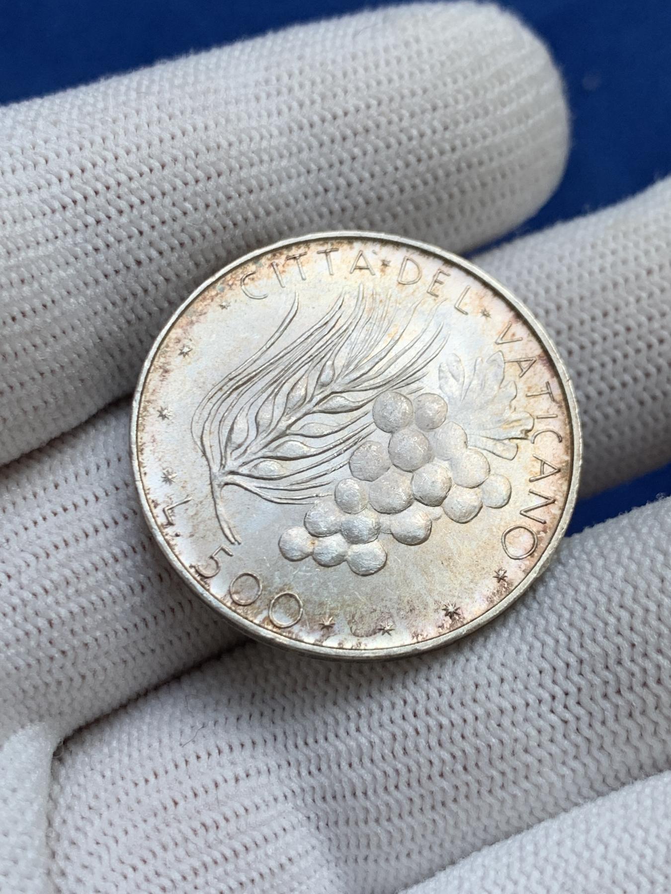 《竞宝斋》第272场- 周日，周一，周二  3场连拍 （全场包邮） 梵蒂冈 教皇保罗六世 葡萄与小麦 500里拉银币 UNC转光双面五彩包浆