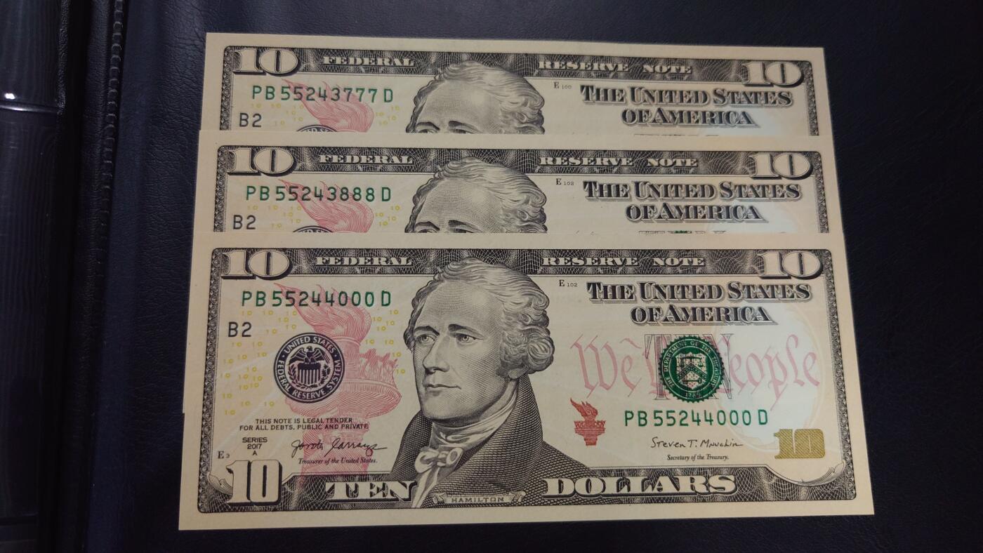 【世界钱币】精选微拍第108期暨2024年第19期  评级币裸钞混合版 2017年10美元 三张豹子号如图 全新绝品