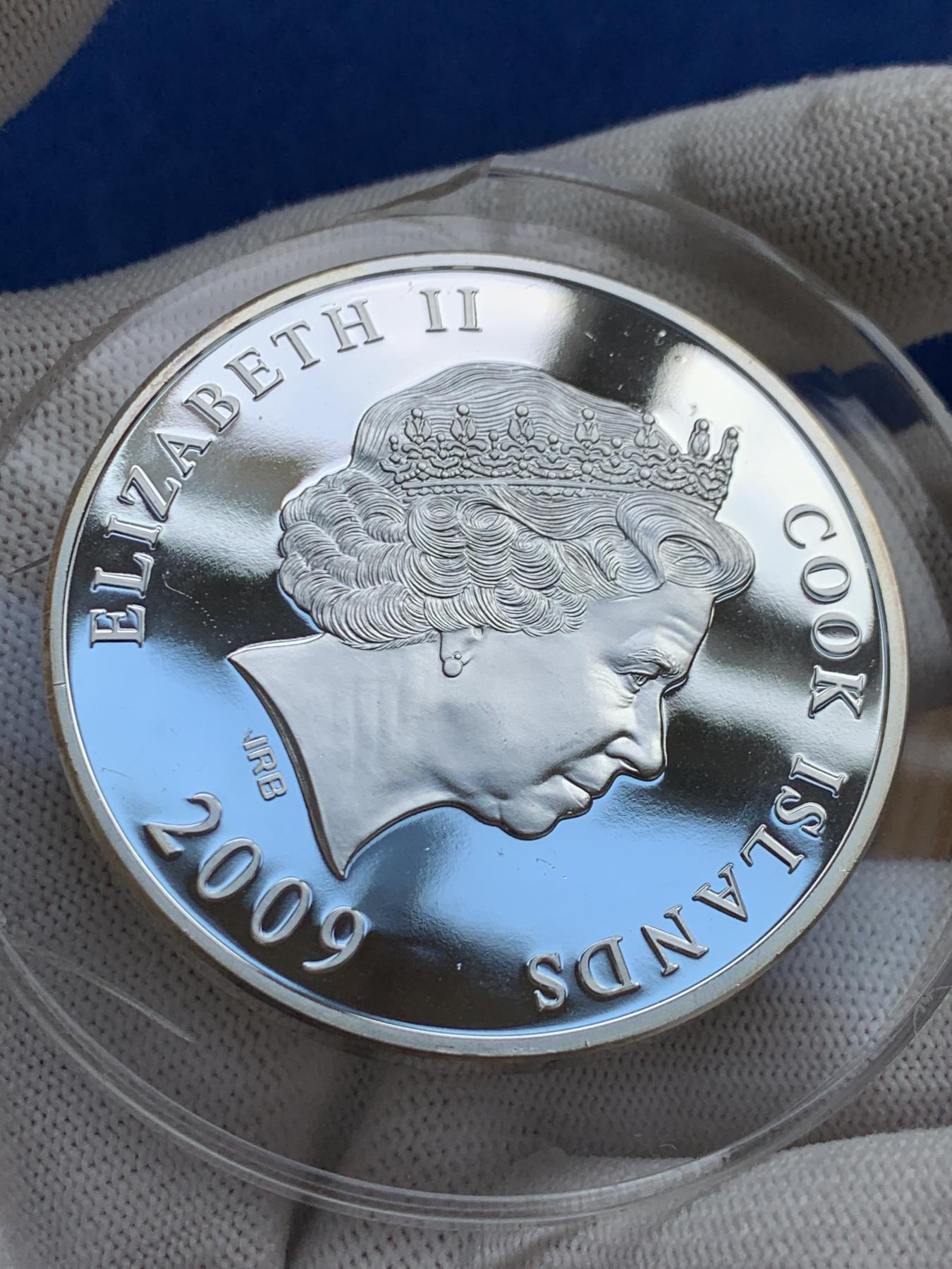 《竞宝斋》第272场- 周日，周一，周二  3场连拍 （全场包邮） 库克2009年世界奇观德国勃兰登堡门柏林墙精制立体镀金纪念银币 999银 100.3克 底下少一个配件 实物见图