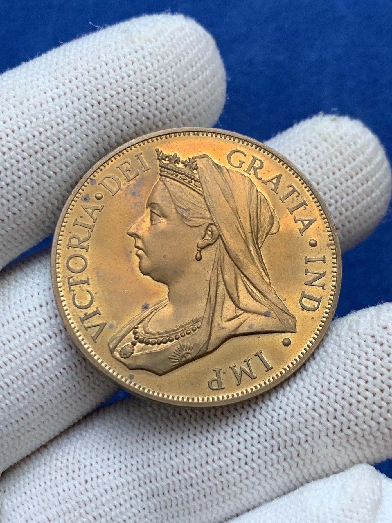 《竞宝斋》第272场- 周日，周一，周二  3场连拍 （全场包邮） 英国维多利亚披纱版臆造币 工艺很不错 细节见图