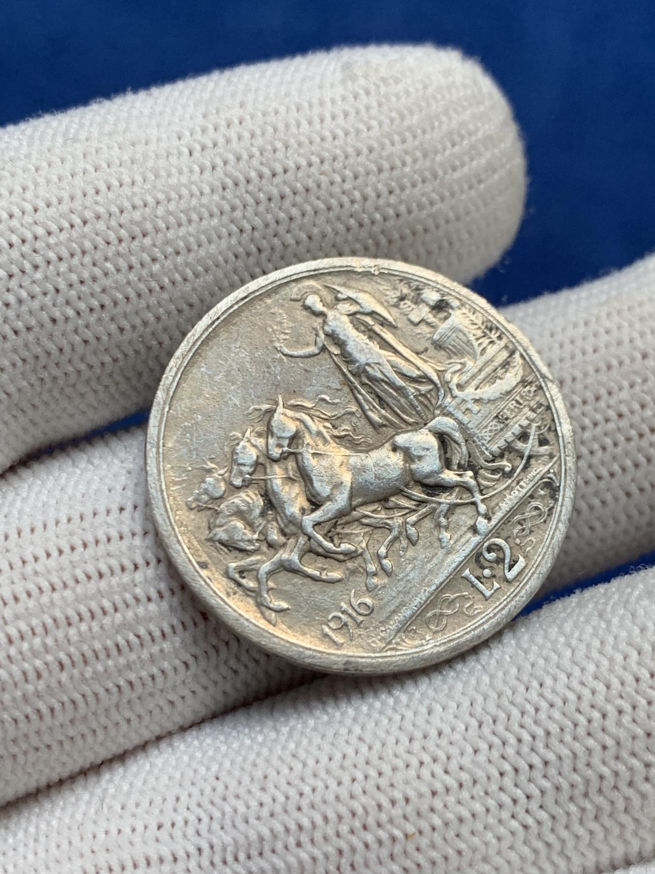 《竞宝斋》第272场- 周日，周一，周二  3场连拍 （全场包邮） 意大利1916马车2里拉银币 细节见图