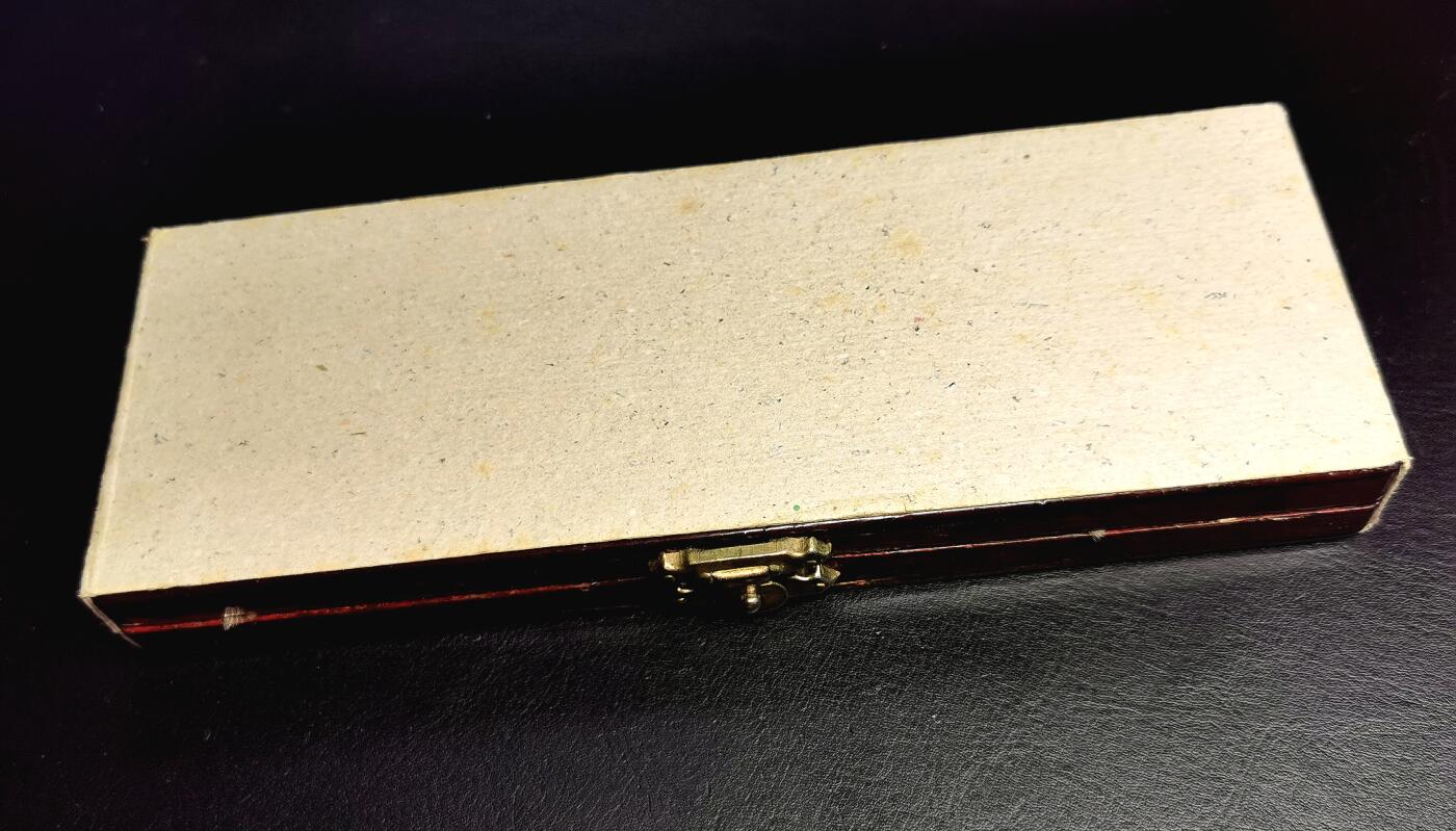 凡希社世界钱币微拍第二百七十期 1983中国造币公司古塔纯银章四枚套附原厂包装，部分边缘有乳状氧化，纯银章铸造仅仅260套，早期官方章精品！