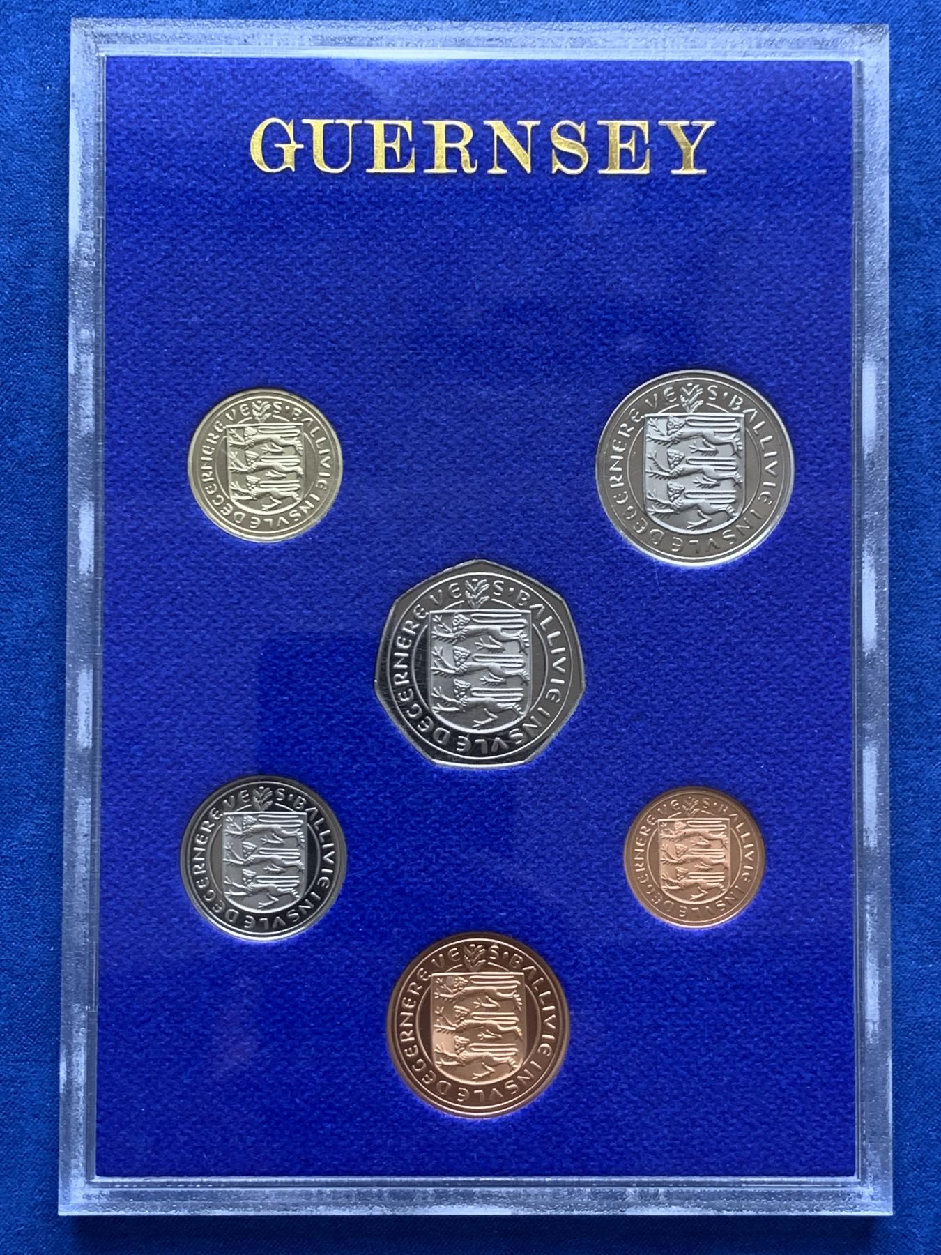 《竞宝斋》第272场- 周日，周一，周二  3场连拍 （全场包邮） 格恩西1981英国皇家造币厂官方精制套 状态不错