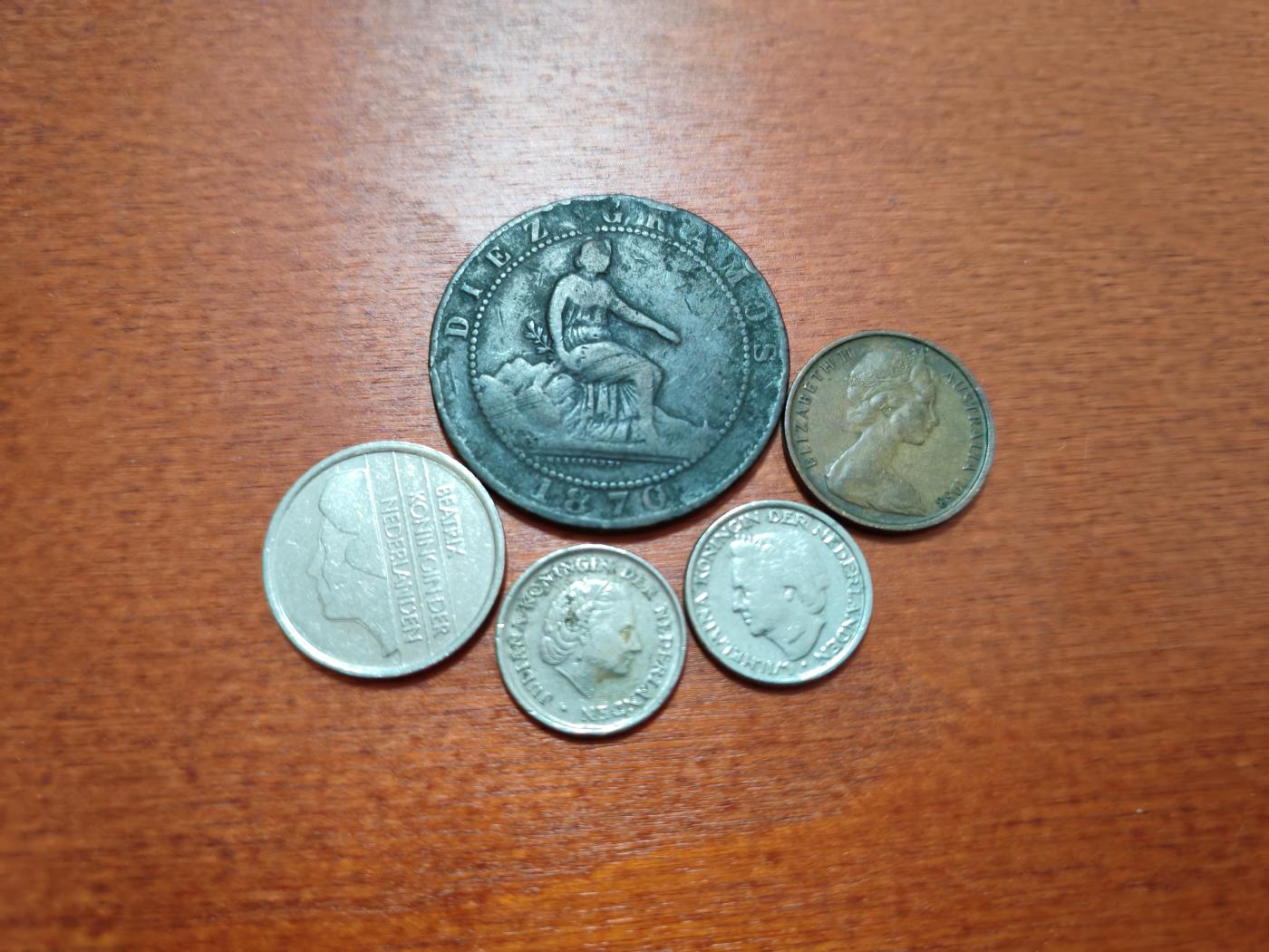 长老汇龙年散币拍卖第一场 1870-1992西班牙、澳大利亚、荷兰铜镍币，5枚，流通品相如图