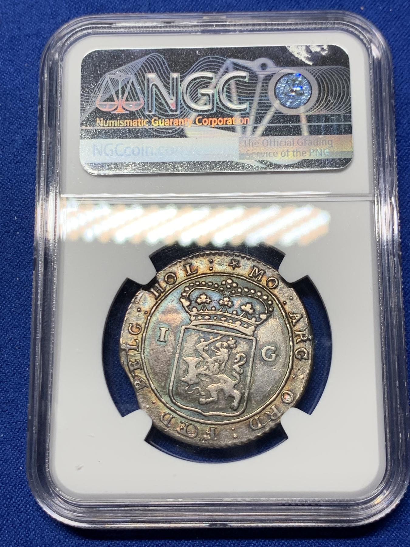 《竞宝斋》第272场- 周日，周一，周二  3场连拍 （全场包邮） NGC AU50 荷属东印度群岛 1802年 巴达维亚共和国（1800-1806） 1古尔登 银币