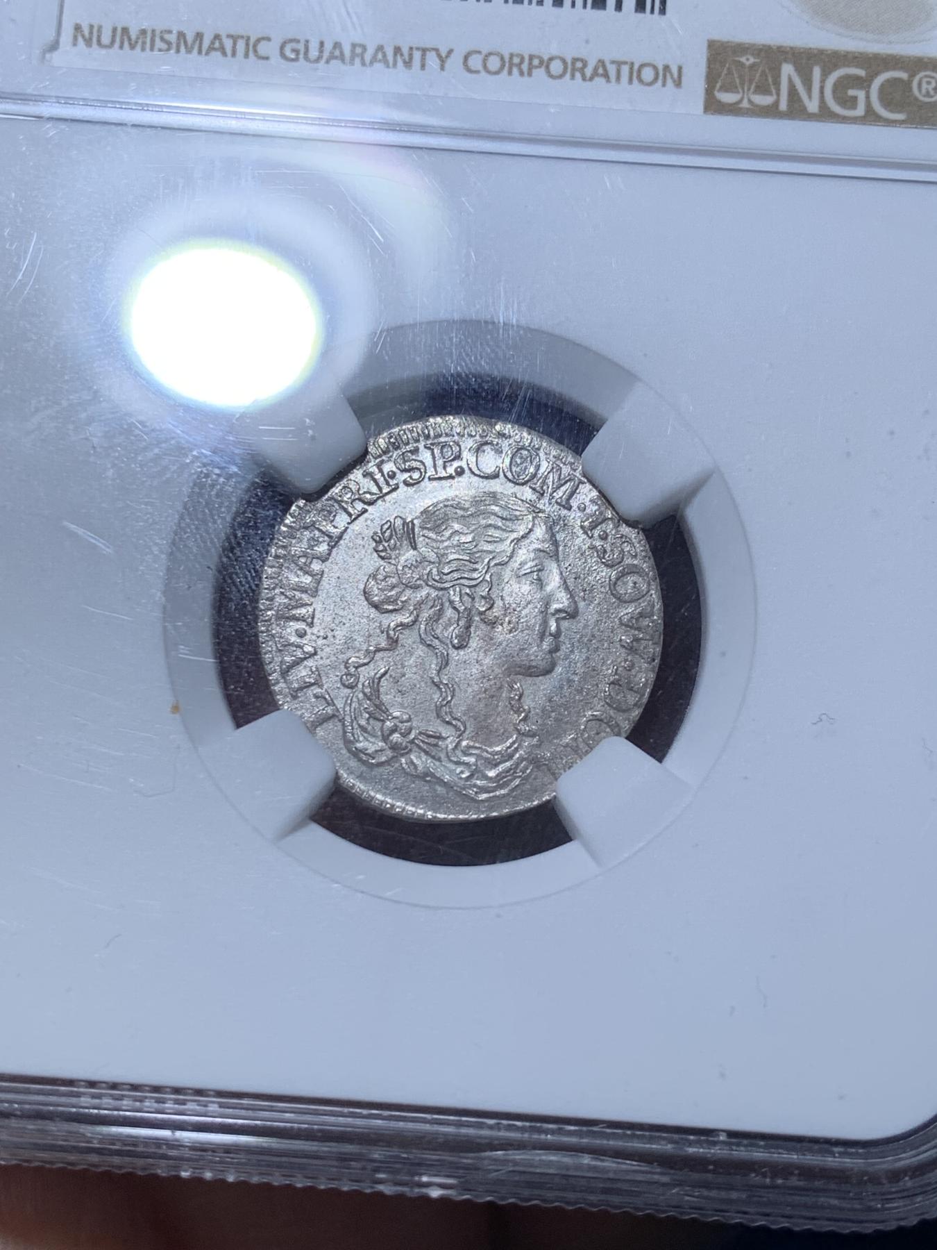 《竞宝斋》第272场- 周日，周一，周二  3场连拍 （全场包邮） 两枚一组 NGC UNCD 意大利早期Tassarolo邦和Fosdinovo邦的1luigino。很小很少见的两个邦国，几乎查不到资料，模仿法国1/12ecu铸造的。裸币来自英国老藏家的收藏，打了盒子给了UNCD，看着有机会ms，评级费太贵了，按照uncd的价格出