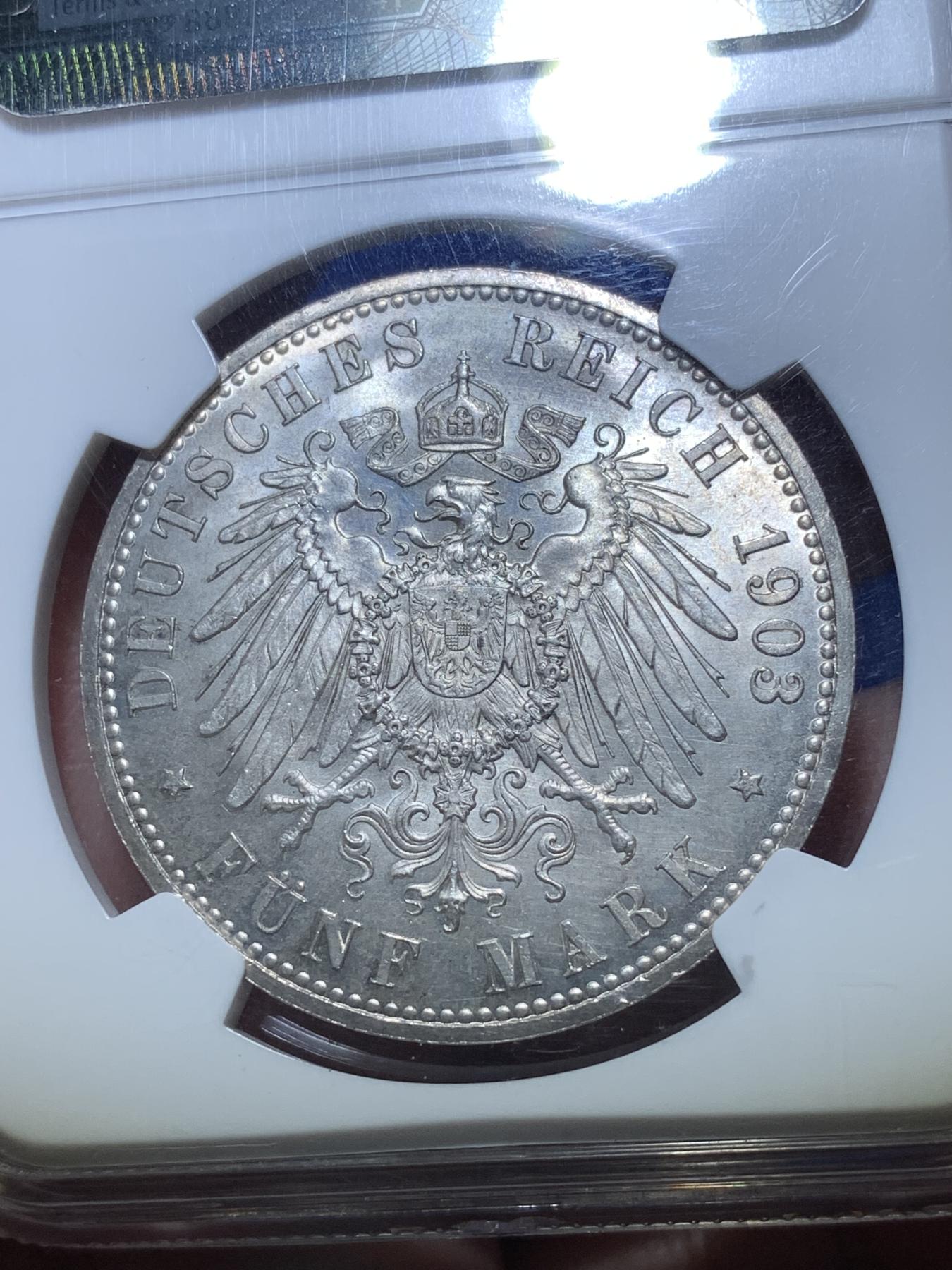 《竞宝斋》第272场- 周日，周一，周二  3场连拍 （全场包邮） NGC MS64 德国1903年萨克森阿尔腾堡，50周年登基纪念 5马克银币 N老盒 状态非常好 MS高分不多见