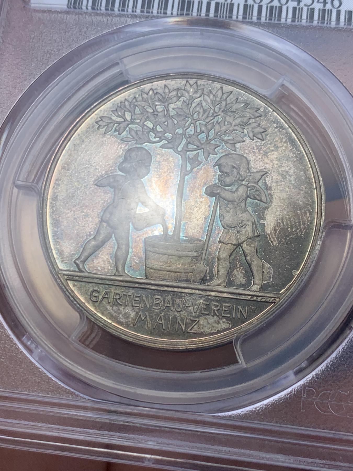 《竞宝斋》第272场- 周日，周一，周二  3场连拍 （全场包邮） PCGS SP64 德国1919-33年美因茨园艺协会银章 罕见品种 包浆自然艳丽 PL底板 小胖孩有趣