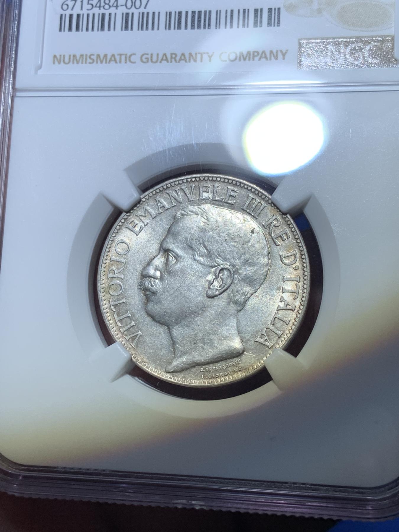 《竞宝斋》第272场- 周日，周一，周二  3场连拍 （全场包邮） NGC AU58 意大利 1911 二里拉银币 托奶 埃马努埃莱三世 罗马厂 经典设计 建国纪念币