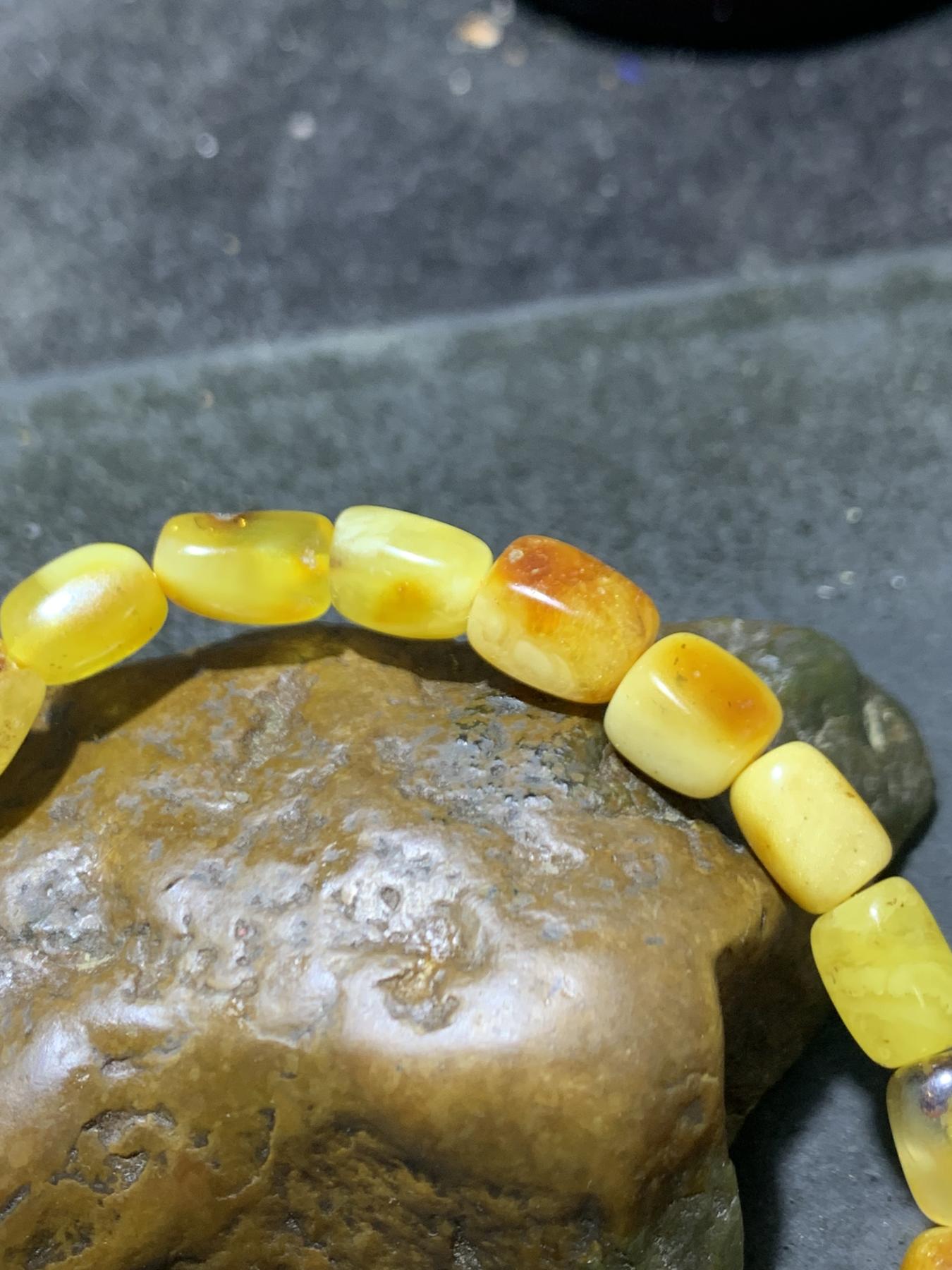 天然乌克兰蜜蜡随形手串1条！，