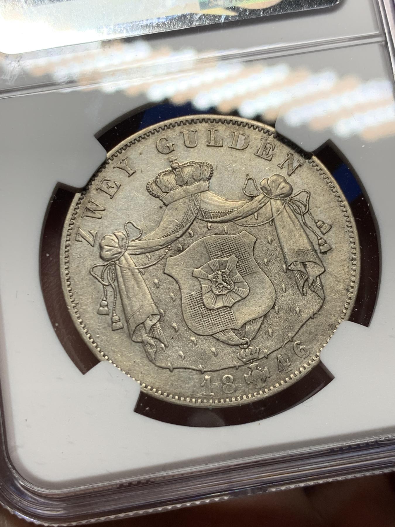 《竞宝斋》第272场- 周日，周一，周二  3场连拍 （全场包邮） 唯一亚军分 NGC AU50 德国 1846 霍亨索伦 2盾银币  21.21克最高55分，4年前7200成交 重量超过后期泰勒不少 对于流通来说4300枚的发行量 足见稀少