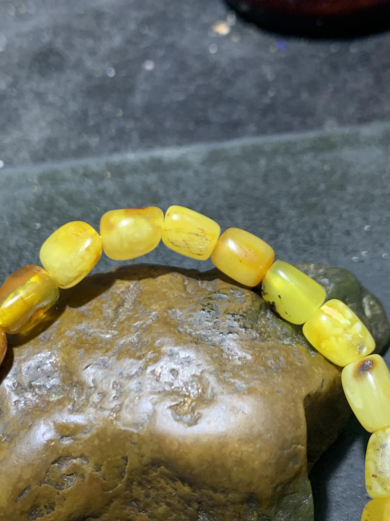 天然乌克兰蜜蜡随形手串1条！，