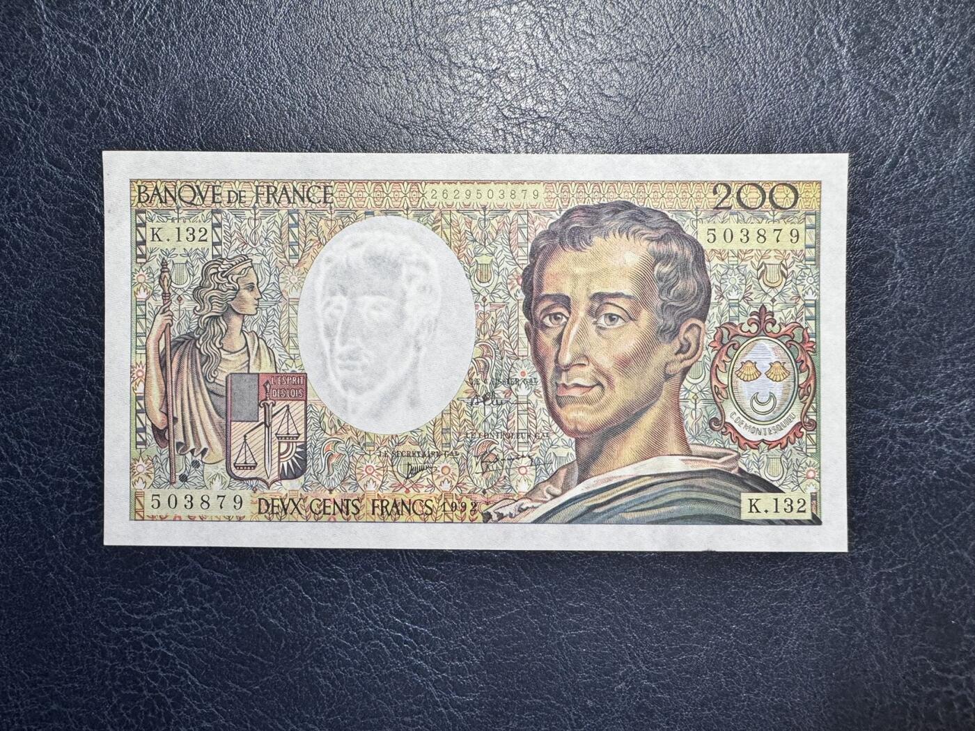 收藏联盟Quantum Auction 第349期拍卖  法国1992年200法郎 品相AU 法学家 孟德斯鸠 号码无4