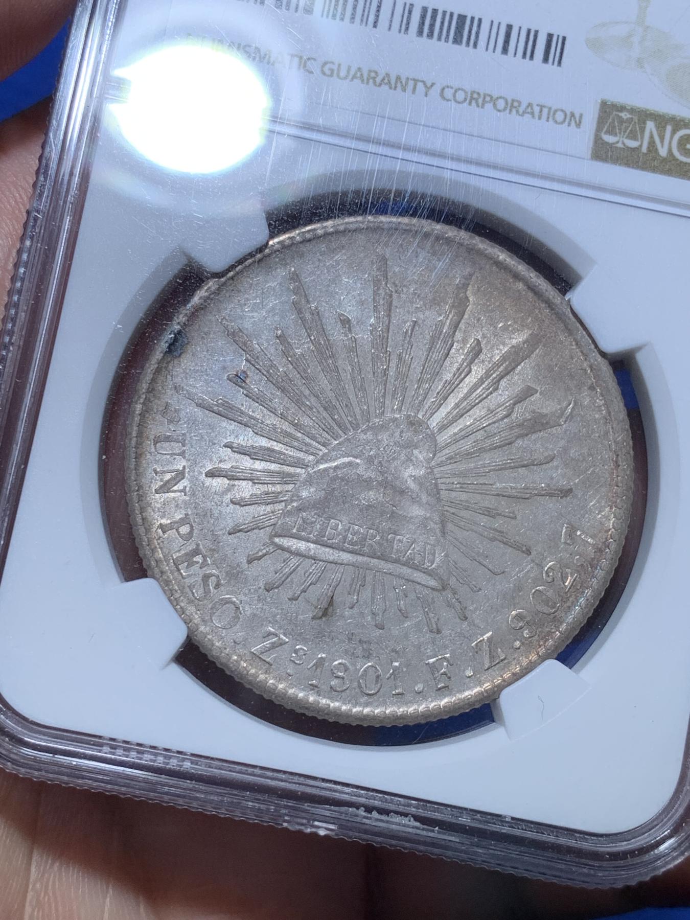 《竞宝斋》第272场- 周日，周一，周二  3场连拍 （全场包邮） NGC MS62 墨西哥1901年ZS厂直边鹰洋8R银币 淡彩 鹰面金包浆 压印还不错 羽毛比较全