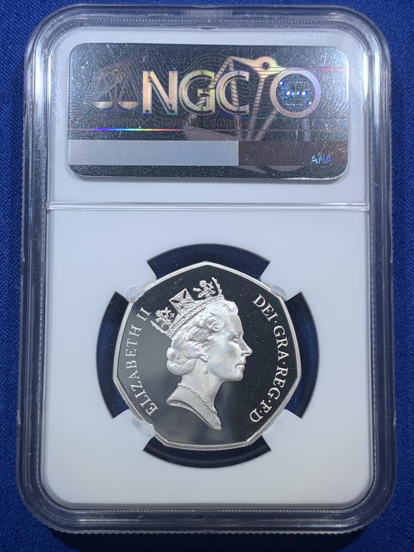 《竞宝斋》第272场- 周日，周一，周二  3场连拍 （全场包邮） NGC PF69UC 1992年英国轮值欧盟主席国加厚纪念银币 重量27克 手感很好 盒子快撑满了