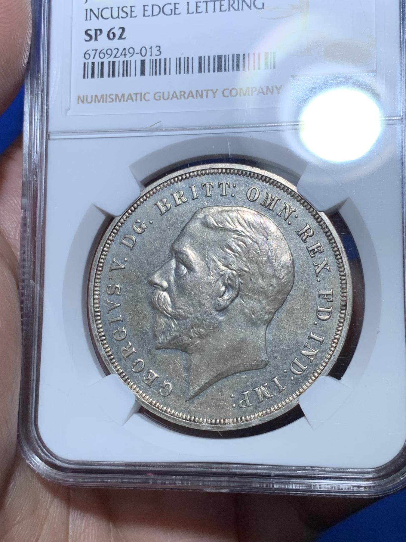 《竞宝斋》第272场- 周日，周一，周二  3场连拍 （全场包邮） NGC SP62 英国1935年乔治五世克朗样币 sp版本比ms少很多 镜面+原包浆难得 品相不止62 性价比高