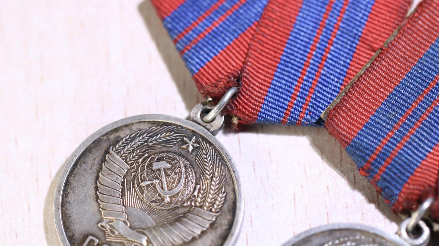 大猫徽章拍卖第248期 苏联维护社会秩序奖章 两版均银制