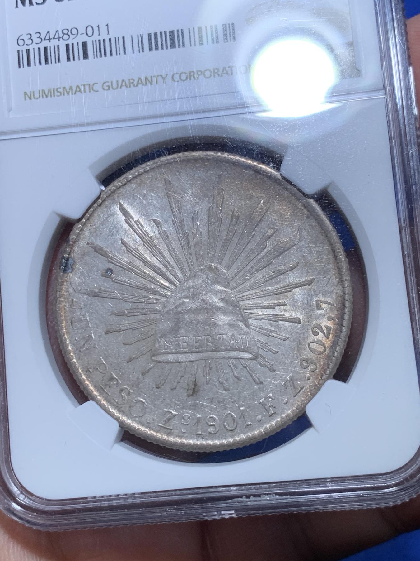 《竞宝斋》第272场- 周日，周一，周二  3场连拍 （全场包邮） NGC MS62 墨西哥1901年ZS厂直边鹰洋8R银币 淡彩 鹰面金包浆 压印还不错 羽毛比较全