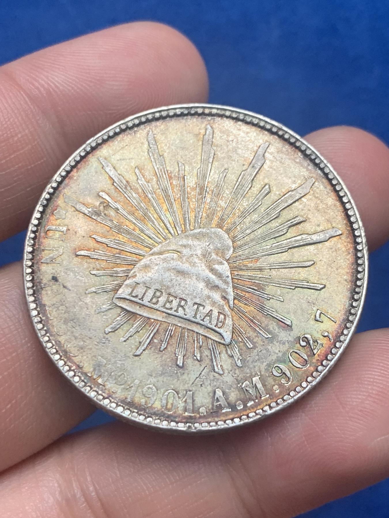 《竞宝斋》第272场- 周日，周一，周二  3场连拍 （全场包邮） 1901年墨西哥Mo-AM 1比索鹰银币 原味老五彩包浆 鹰翅羽毛根根分明