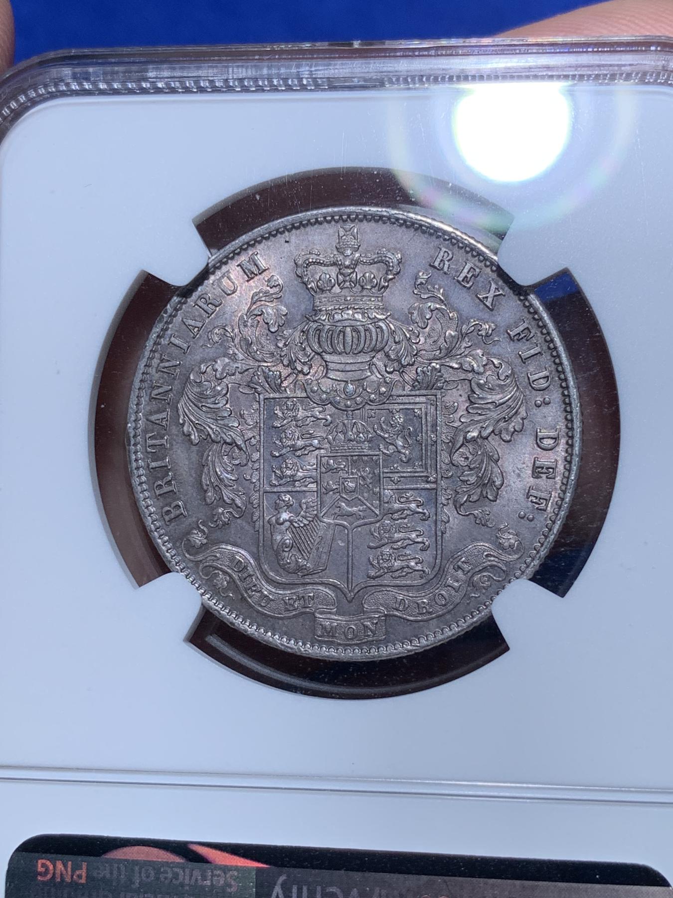 《竞宝斋》第272场- 周日，周一，周二  3场连拍 （全场包邮） NGC MS63 英国1826乔治四世半克朗 盾徽版 背面图案精美 栩栩如生 高品比三花版少见 也比1825少 深彩包浆 收藏佳品 乔四一直都是英系大热！