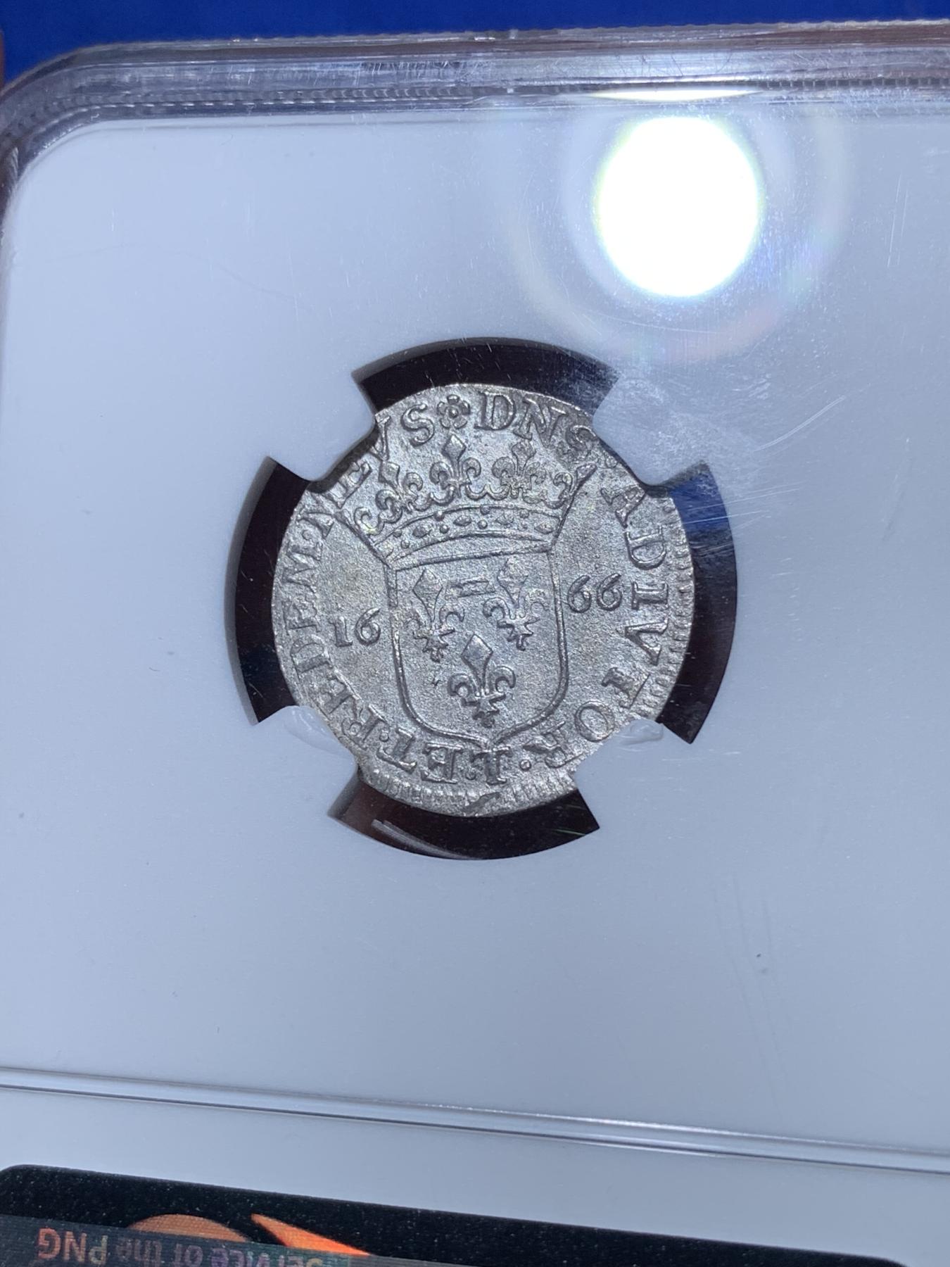 《竞宝斋》第272场- 周日，周一，周二  3场连拍 （全场包邮） 两枚一组 NGC UNCD 意大利早期Tassarolo邦和Fosdinovo邦的1luigino。很小很少见的两个邦国，几乎查不到资料，模仿法国1/12ecu铸造的。裸币来自英国老藏家的收藏，打了盒子给了UNCD，看着有机会ms，评级费太贵了，按照uncd的价格出