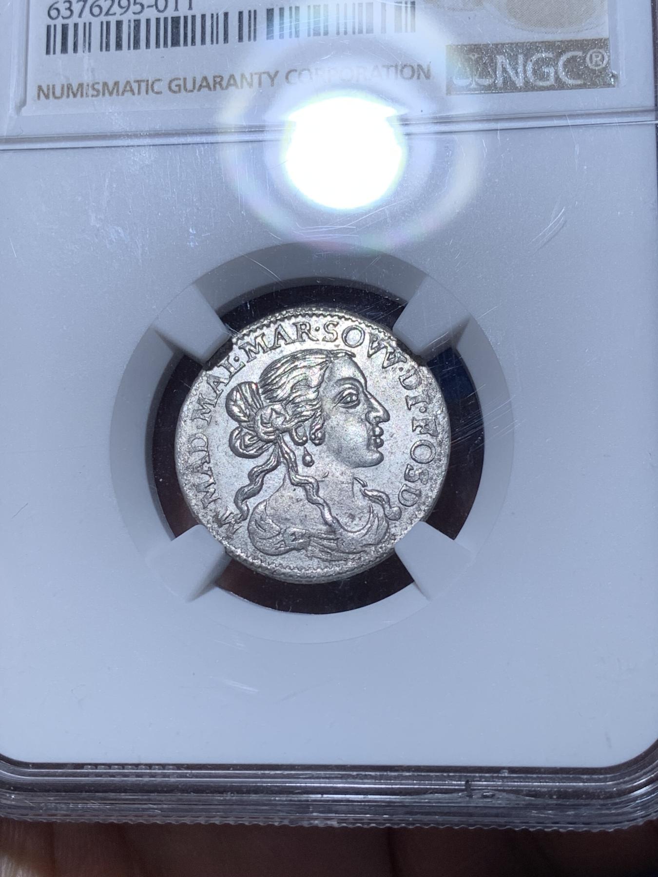 《竞宝斋》第272场- 周日，周一，周二  3场连拍 （全场包邮） 两枚一组 NGC UNCD 意大利早期Tassarolo邦和Fosdinovo邦的1luigino。很小很少见的两个邦国，几乎查不到资料，模仿法国1/12ecu铸造的。裸币来自英国老藏家的收藏，打了盒子给了UNCD，看着有机会ms，评级费太贵了，按照uncd的价格出