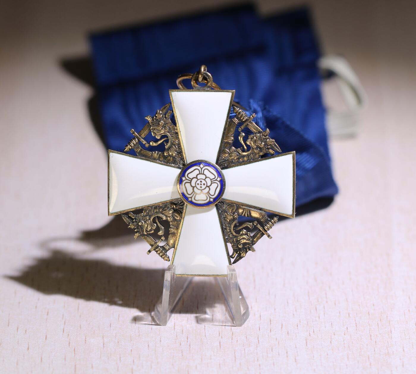 大猫徽章拍卖第248期 芬兰指挥官级白玫瑰勋章 银质 早期版本 