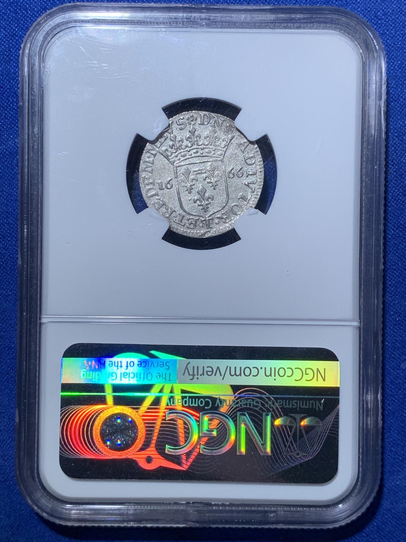 《竞宝斋》第272场- 周日，周一，周二  3场连拍 （全场包邮） 两枚一组 NGC UNCD 意大利早期Tassarolo邦和Fosdinovo邦的1luigino。很小很少见的两个邦国，几乎查不到资料，模仿法国1/12ecu铸造的。裸币来自英国老藏家的收藏，打了盒子给了UNCD，看着有机会ms，评级费太贵了，按照uncd的价格出