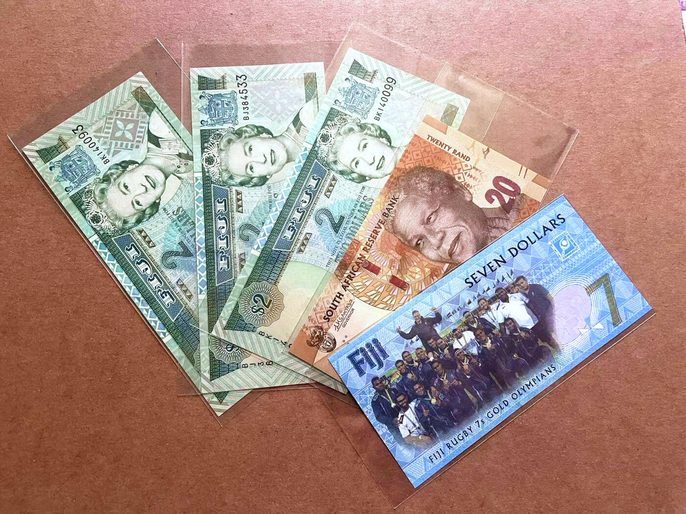 【Blue Auction】✨世界纸币精拍第482期【精】 【一组5张】斐济、南非纸币一组 全新UNC