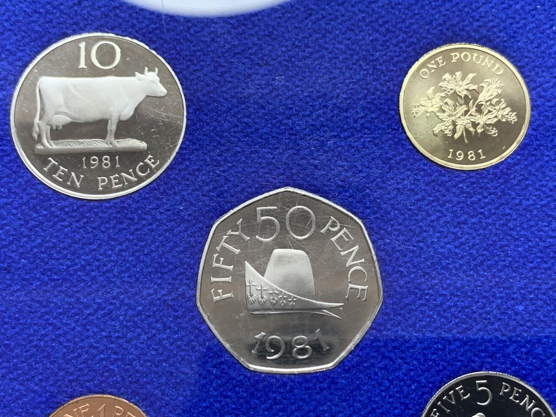 《竞宝斋》第272场- 周日，周一，周二  3场连拍 （全场包邮） 格恩西1981英国皇家造币厂官方精制套 状态不错