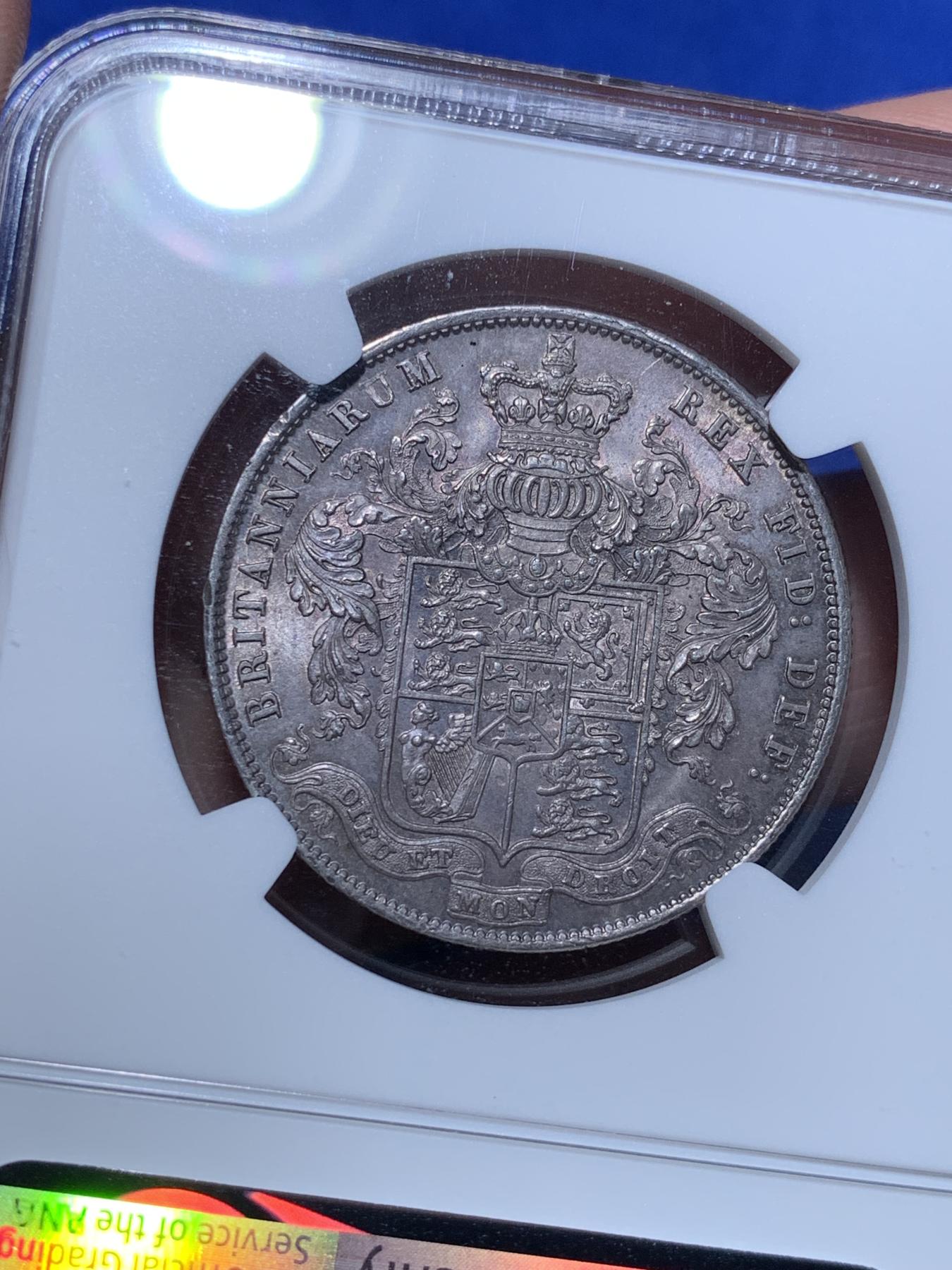 《竞宝斋》第272场- 周日，周一，周二  3场连拍 （全场包邮） NGC MS63 英国1826乔治四世半克朗 盾徽版 背面图案精美 栩栩如生 高品比三花版少见 也比1825少 深彩包浆 收藏佳品 乔四一直都是英系大热！