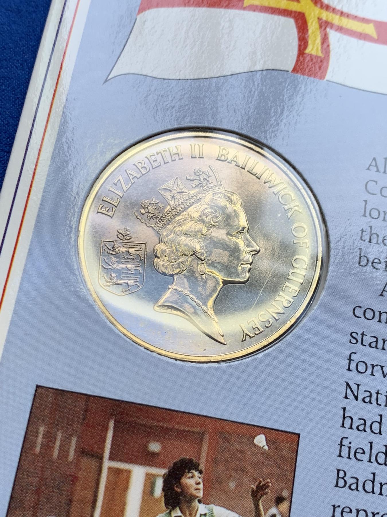 《竞宝斋》第272场- 周日，周一，周二  3场连拍 （全场包邮） 格恩西1985，1986，1987，英国皇家造币厂官方装祯2镑一组，相对少见，漂亮！