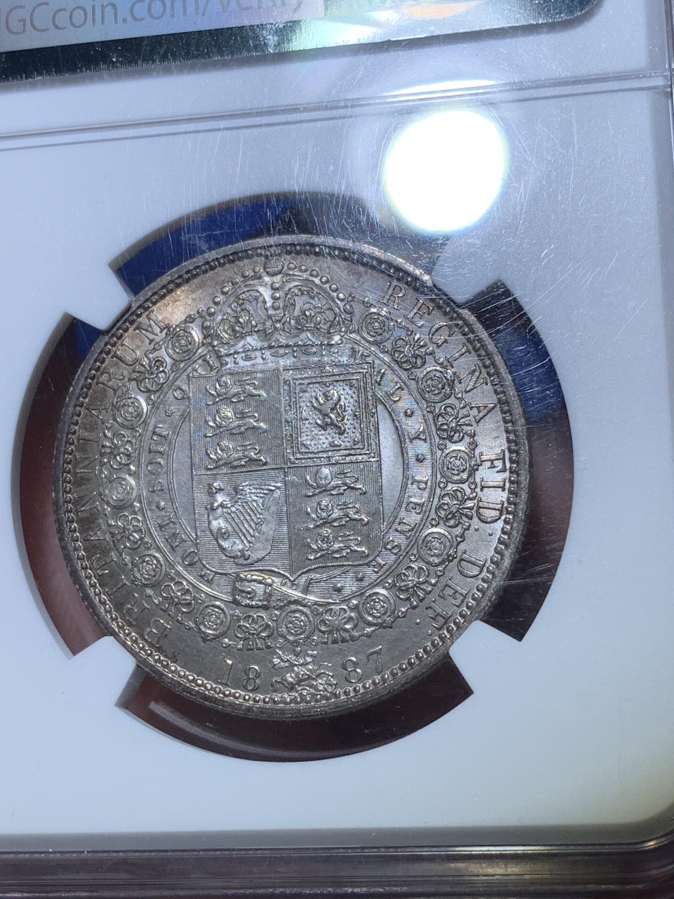 《竞宝斋》第272场- 周日，周一，周二  3场连拍 （全场包邮） NGC MS62 英国1887年维多利亚高冠半克朗银币 盒子有磕不影响密封