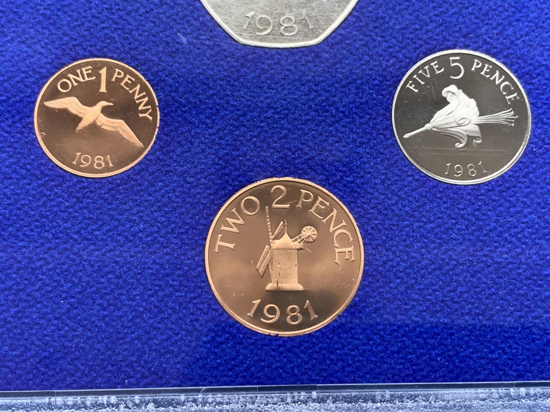 《竞宝斋》第272场- 周日，周一，周二  3场连拍 （全场包邮） 格恩西1981英国皇家造币厂官方精制套 状态不错