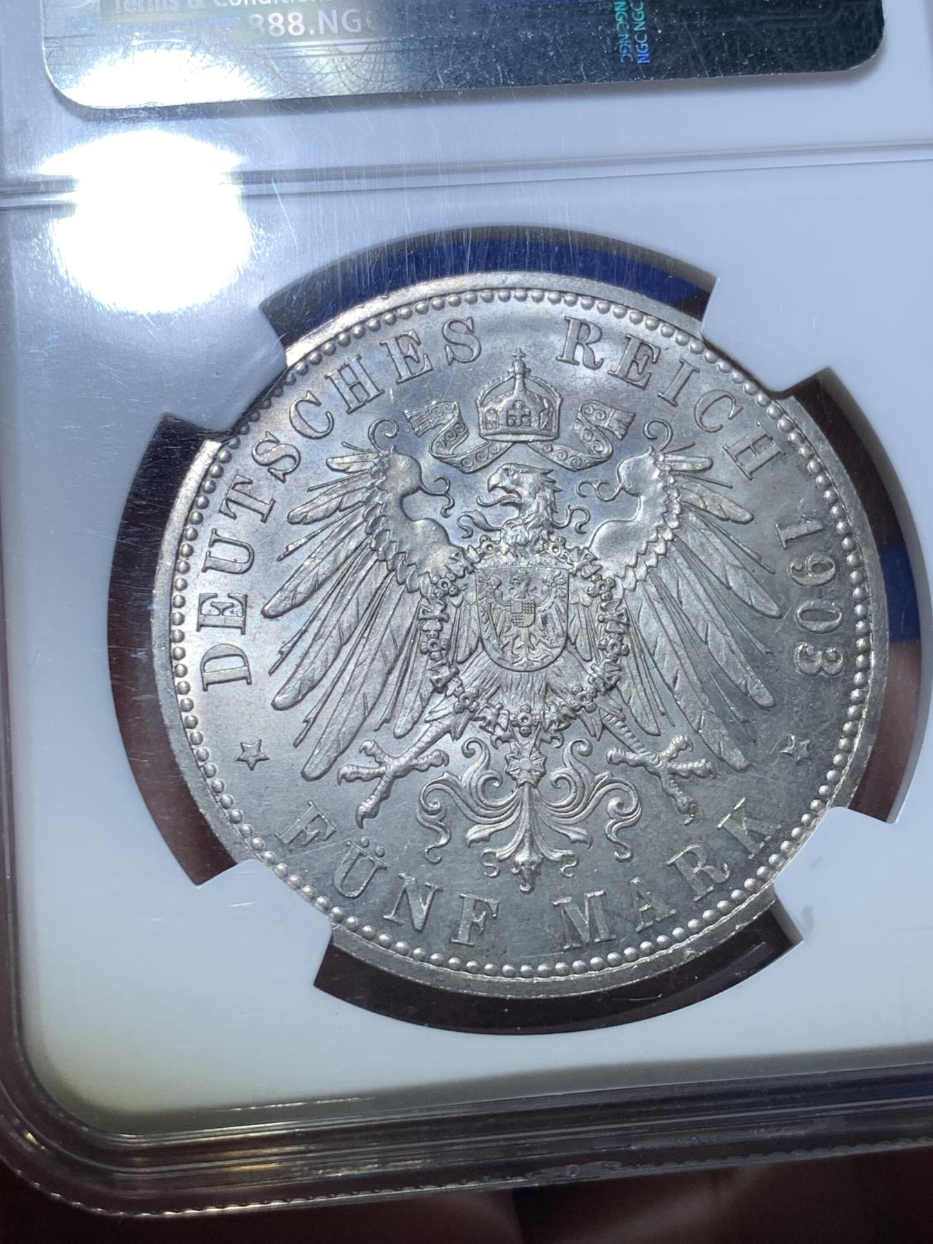 《竞宝斋》第272场- 周日，周一，周二  3场连拍 （全场包邮） NGC MS64 德国1903年萨克森阿尔腾堡，50周年登基纪念 5马克银币 N老盒 状态非常好 MS高分不多见