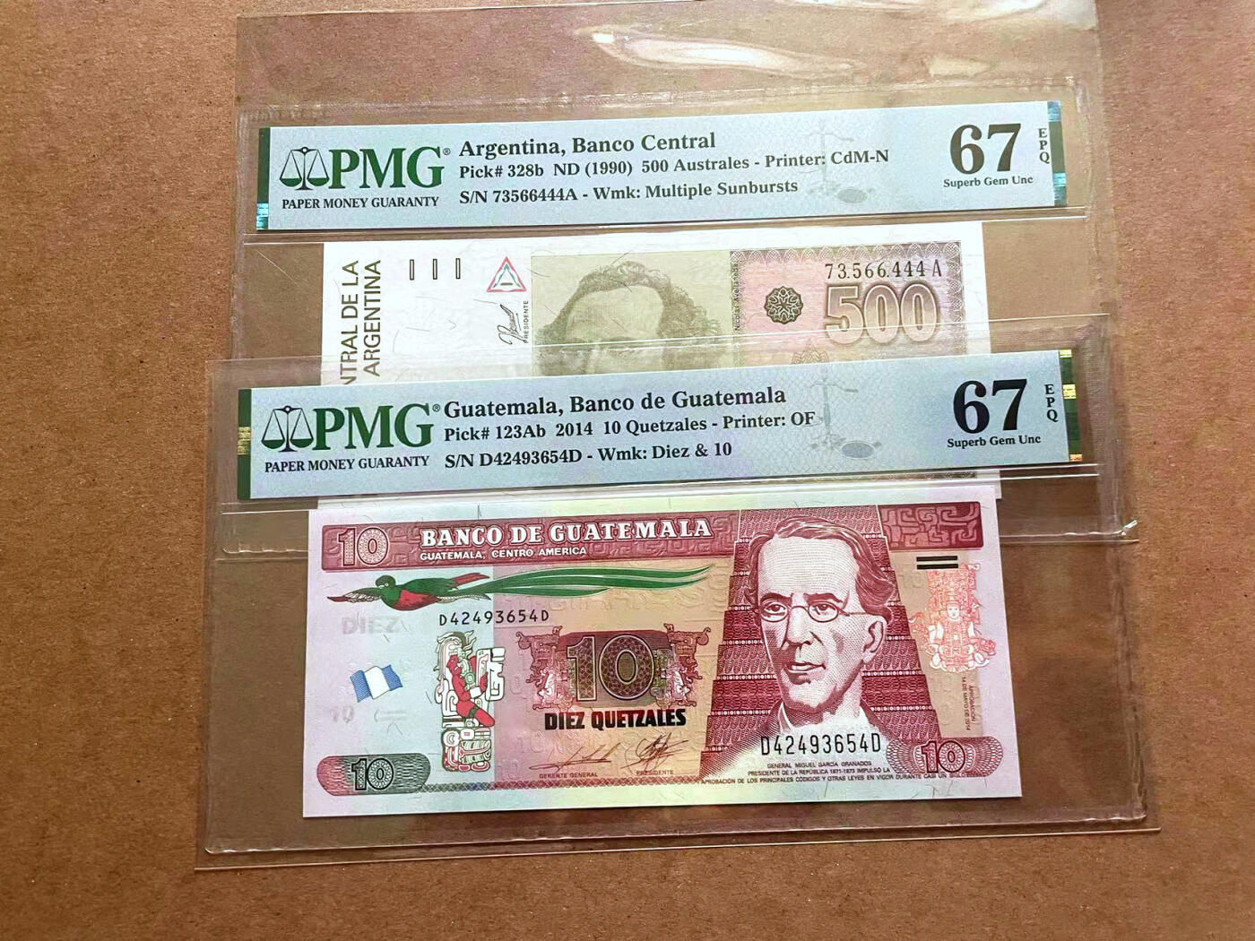 【Blue Auction】✨世界纸币精拍第482期【精】 【一组2张 含444豹子号】阿根廷 1990年500Australes&危地马拉 2014年10Questzales PMG67EPQ 高分