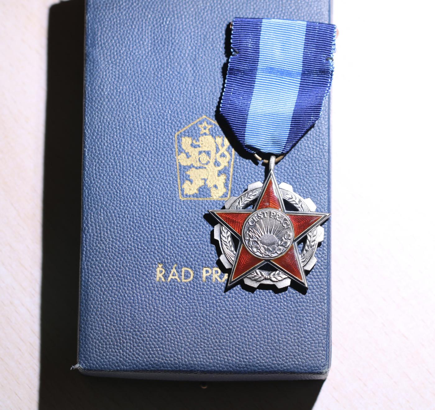 大猫徽章拍卖第248期 捷克斯洛伐克共和国劳动勋章